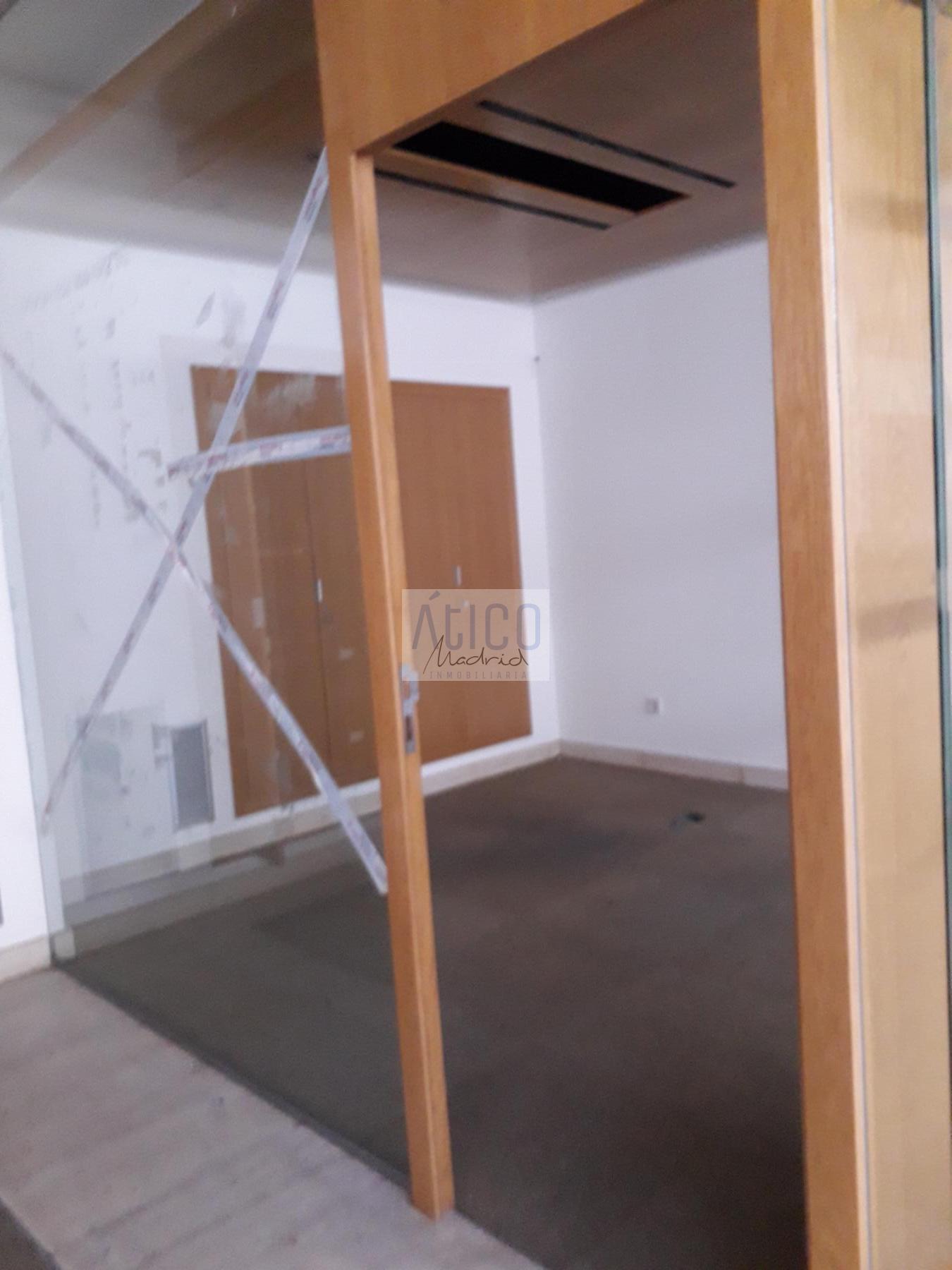 For sale of commercial in Madrid