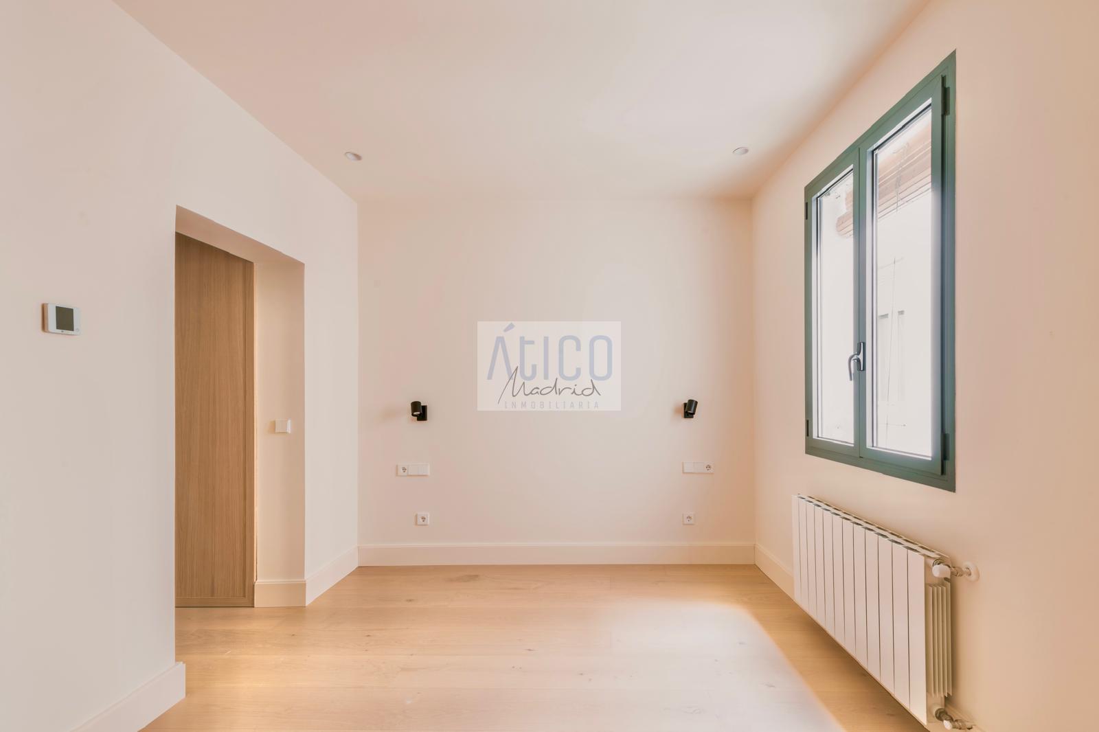 For sale of flat in Madrid