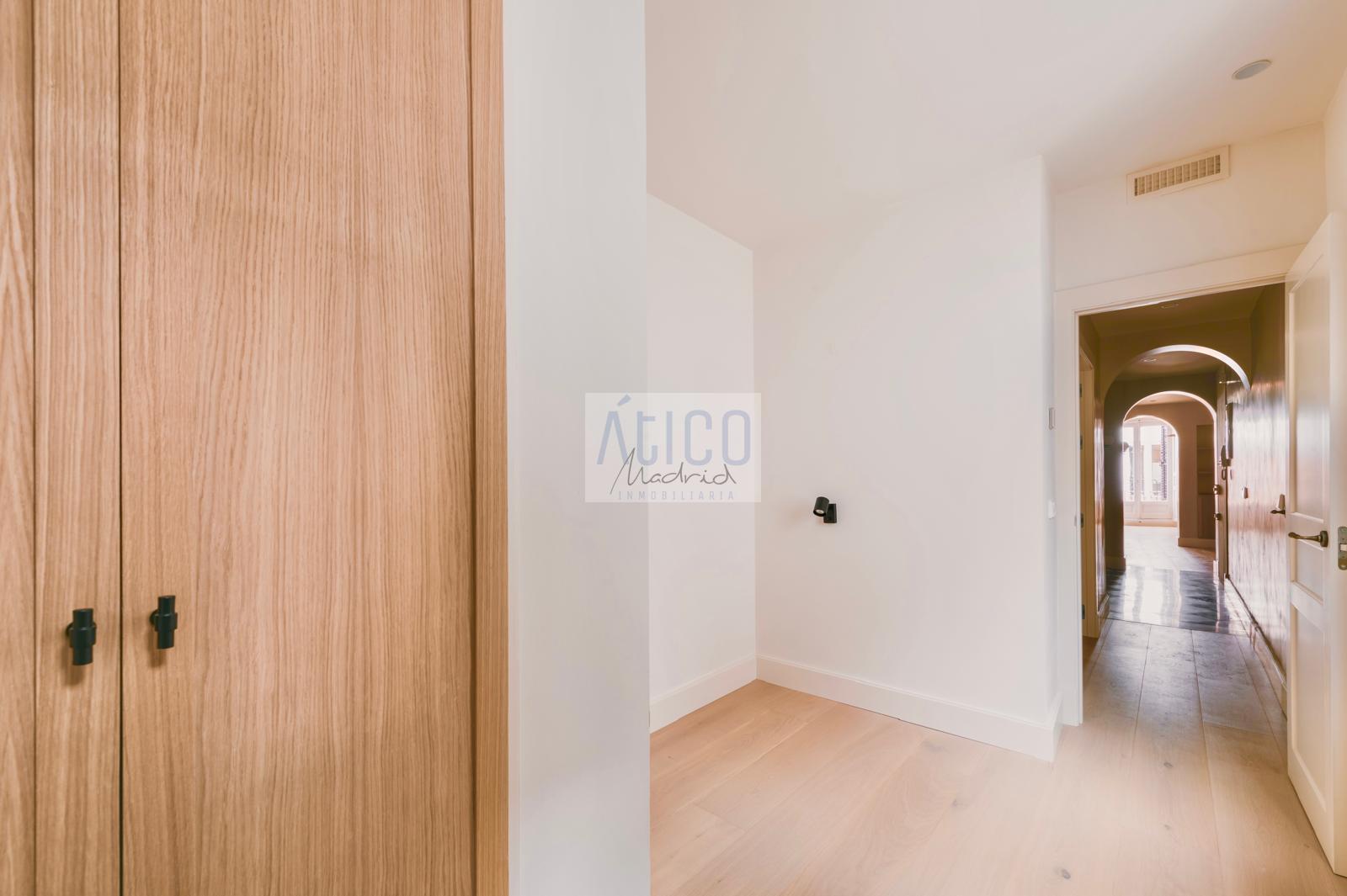 For sale of flat in Madrid