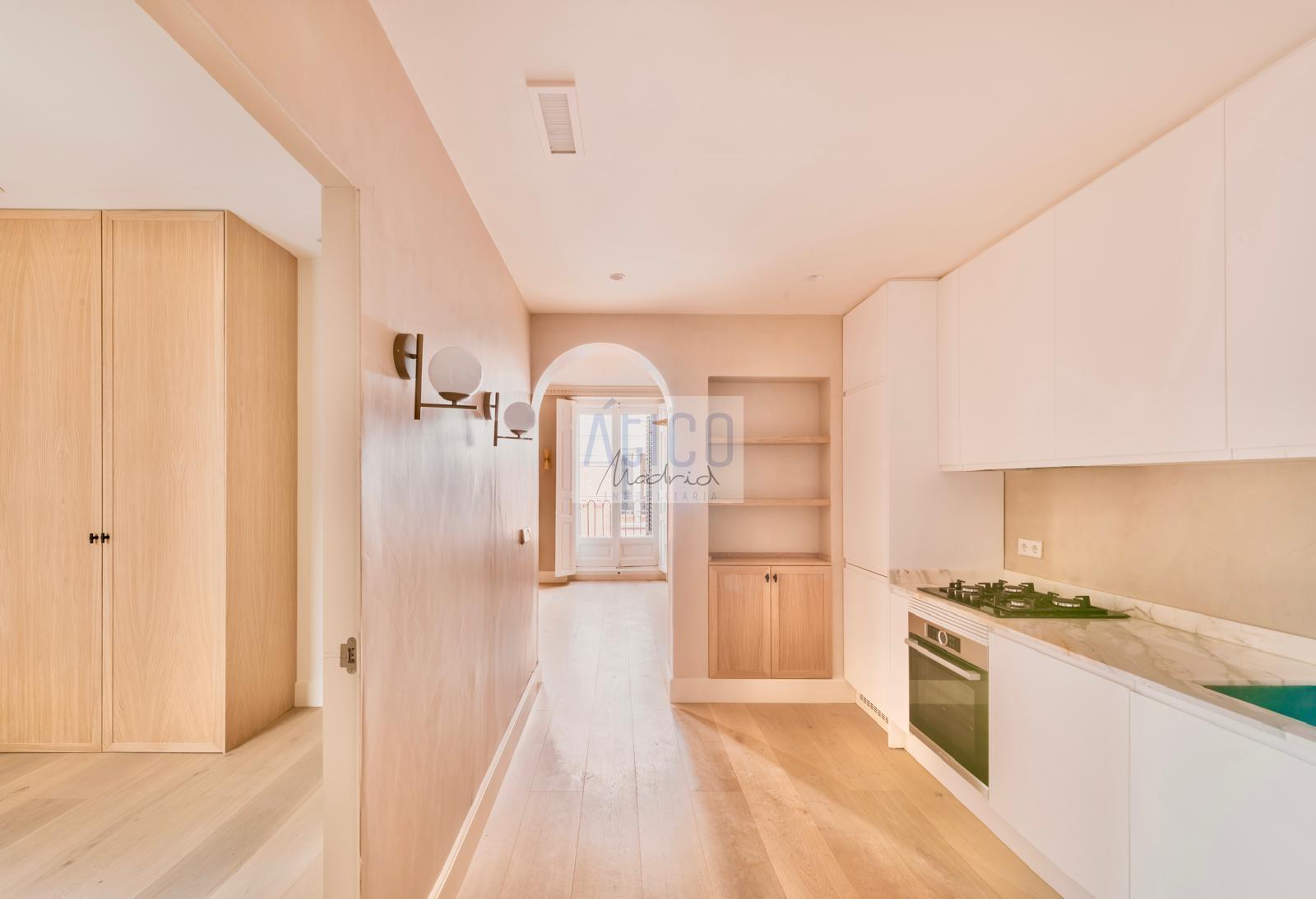 For sale of flat in Madrid