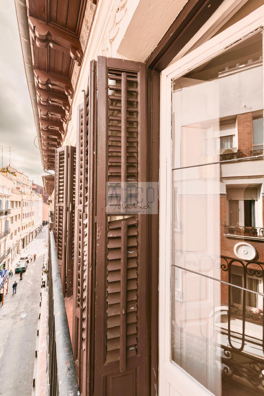 For sale of flat in Madrid