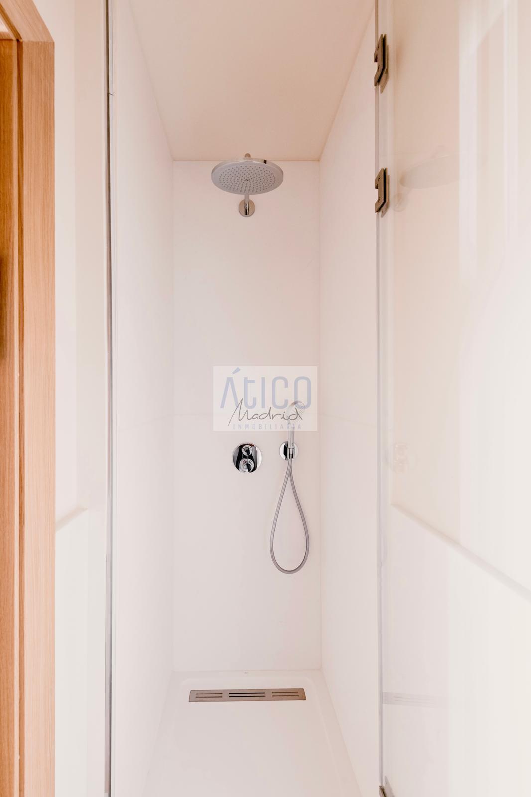 For sale of flat in Madrid