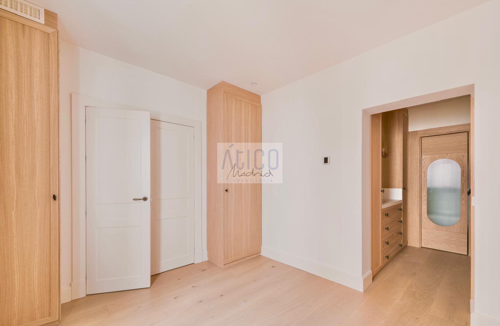 For sale of flat in Madrid