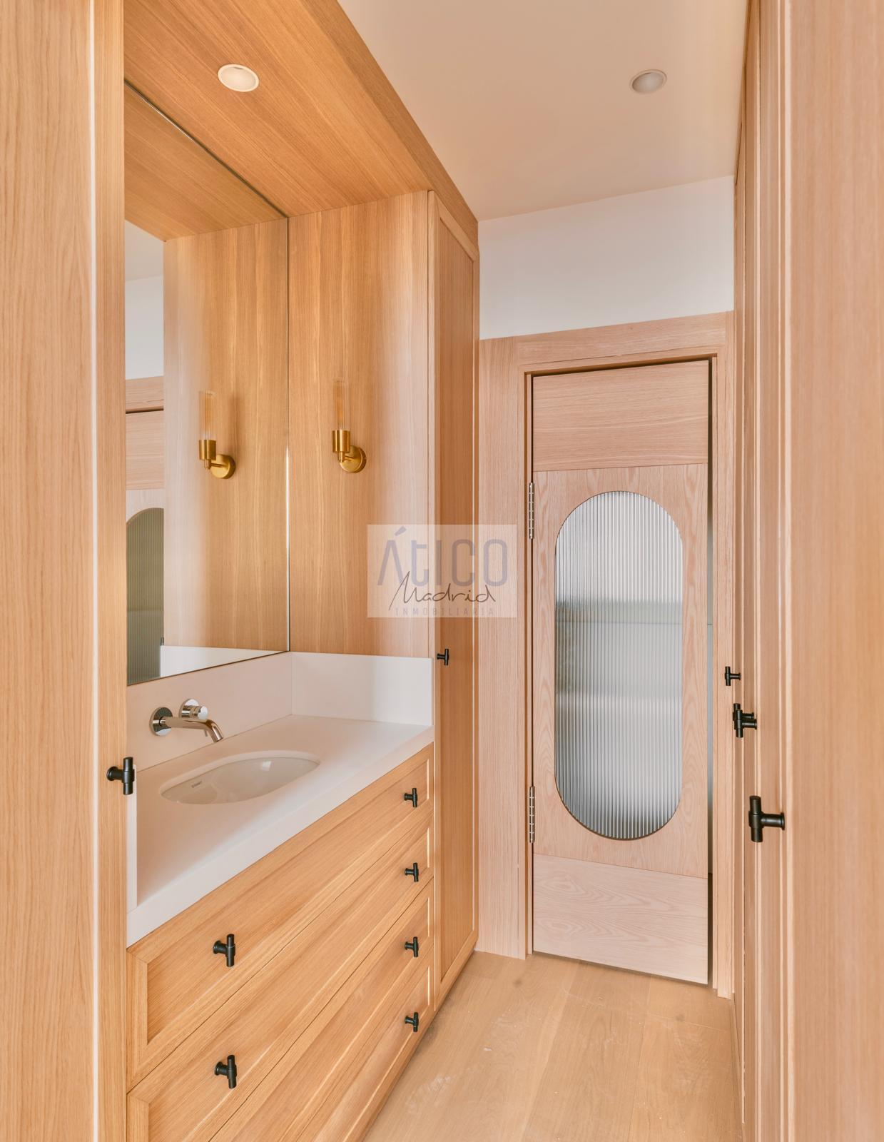 For sale of flat in Madrid