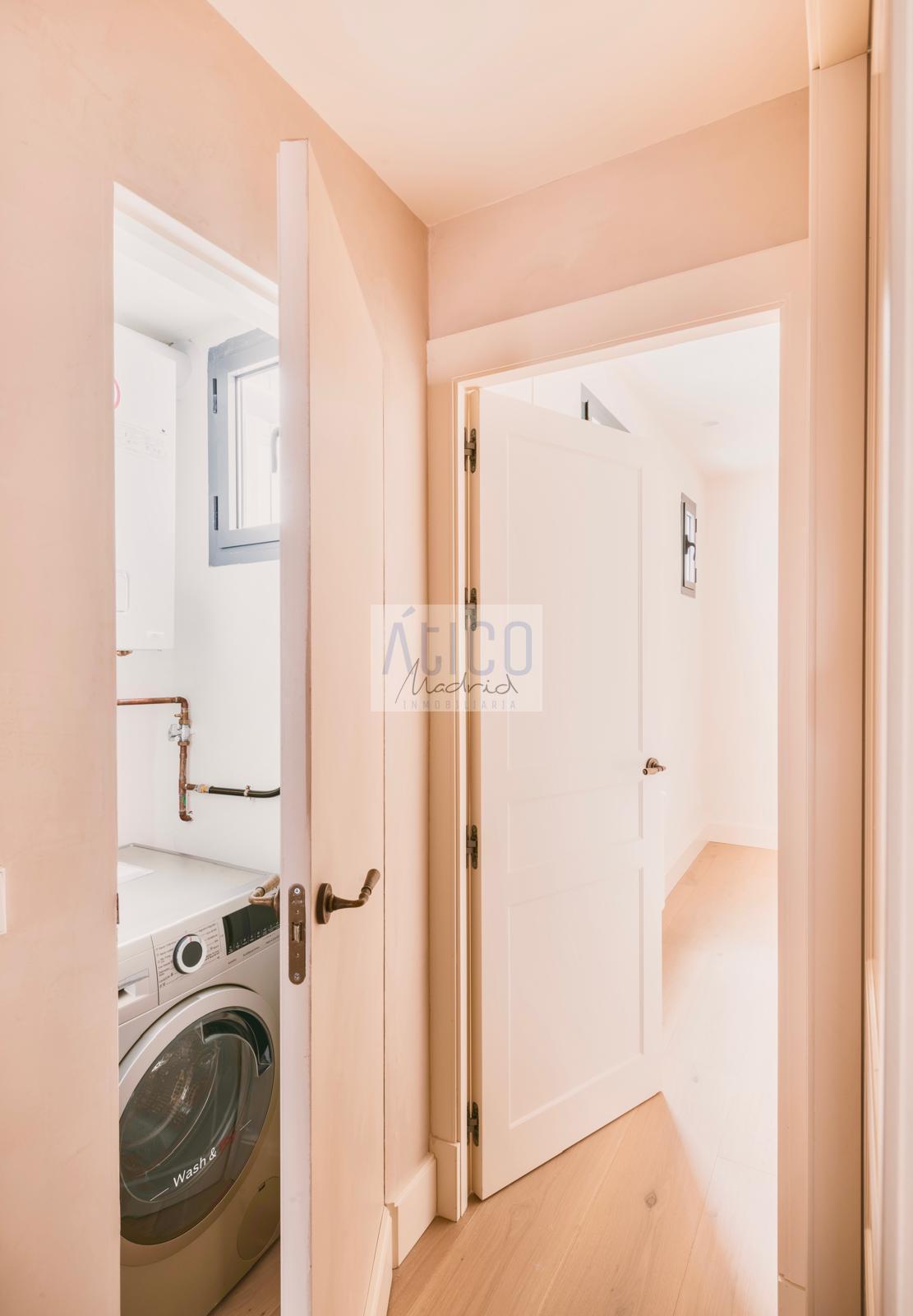 For sale of flat in Madrid