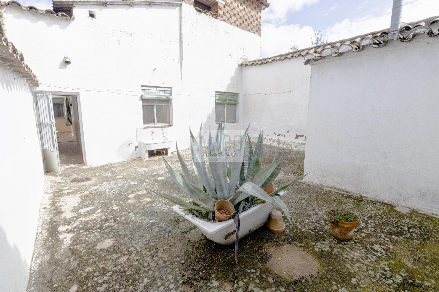 For sale of house in Cózar