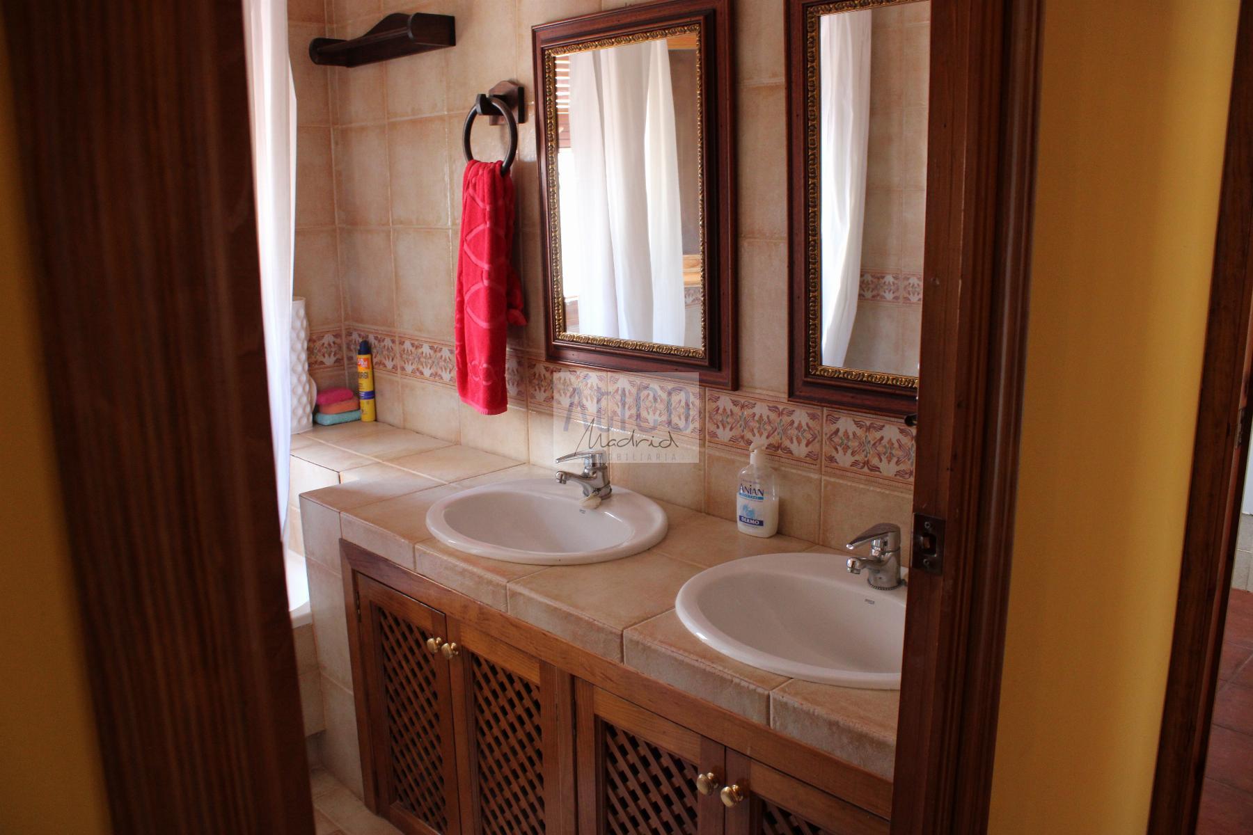 For sale of house in Cózar