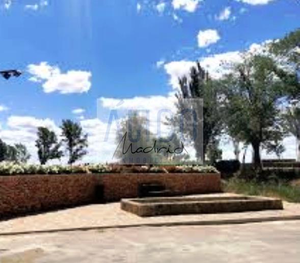 Venta de edificio en Cózar