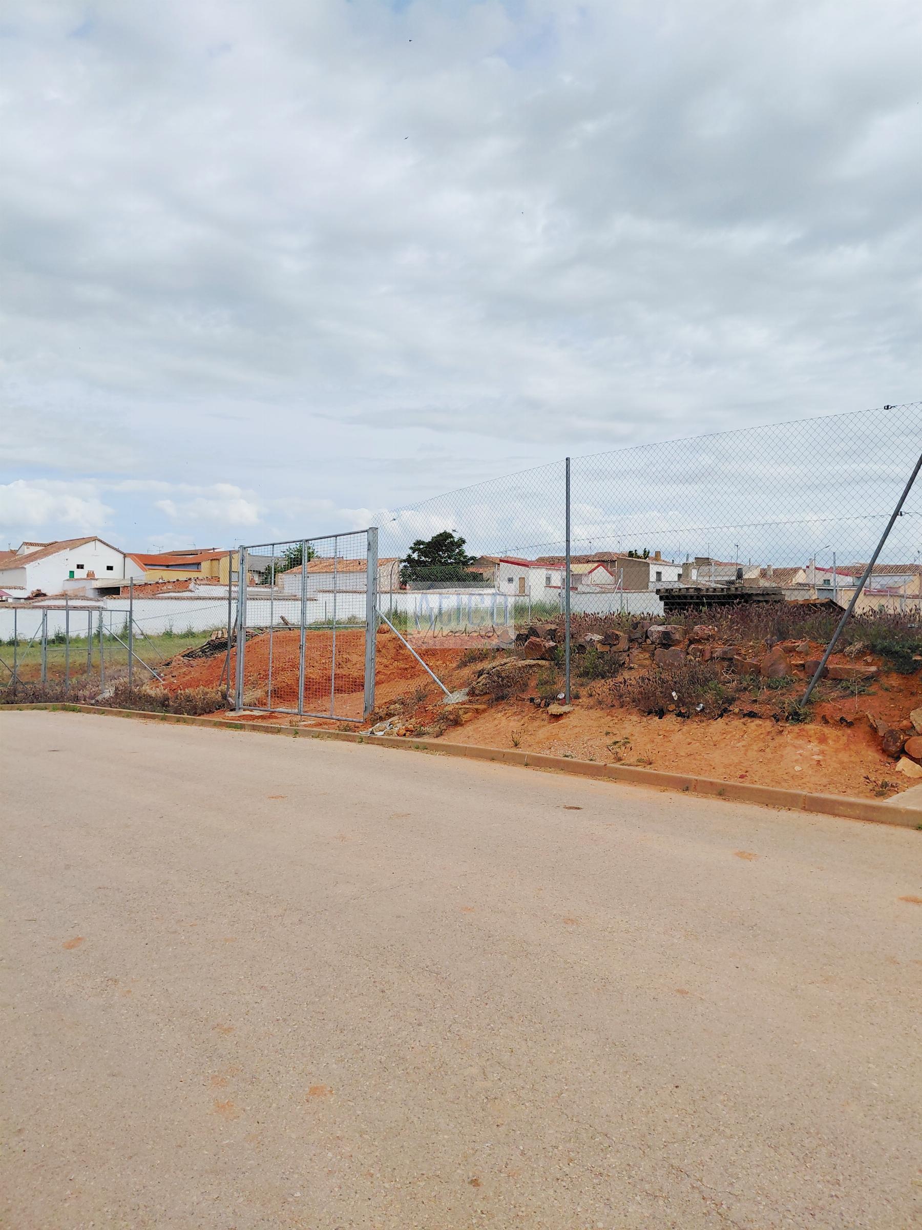 Venta de terreno en Alcubillas