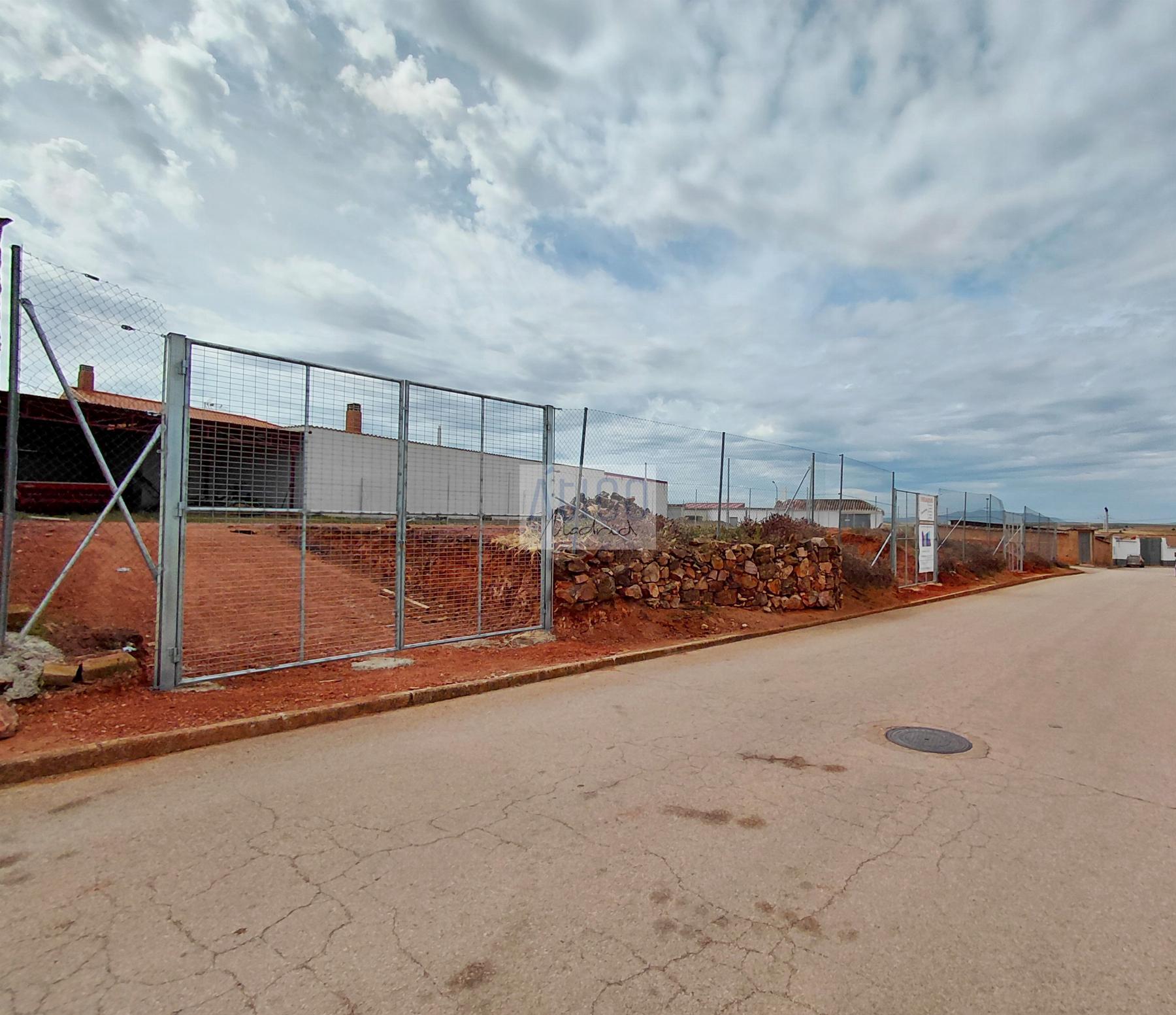 Venta de terreno en Alcubillas