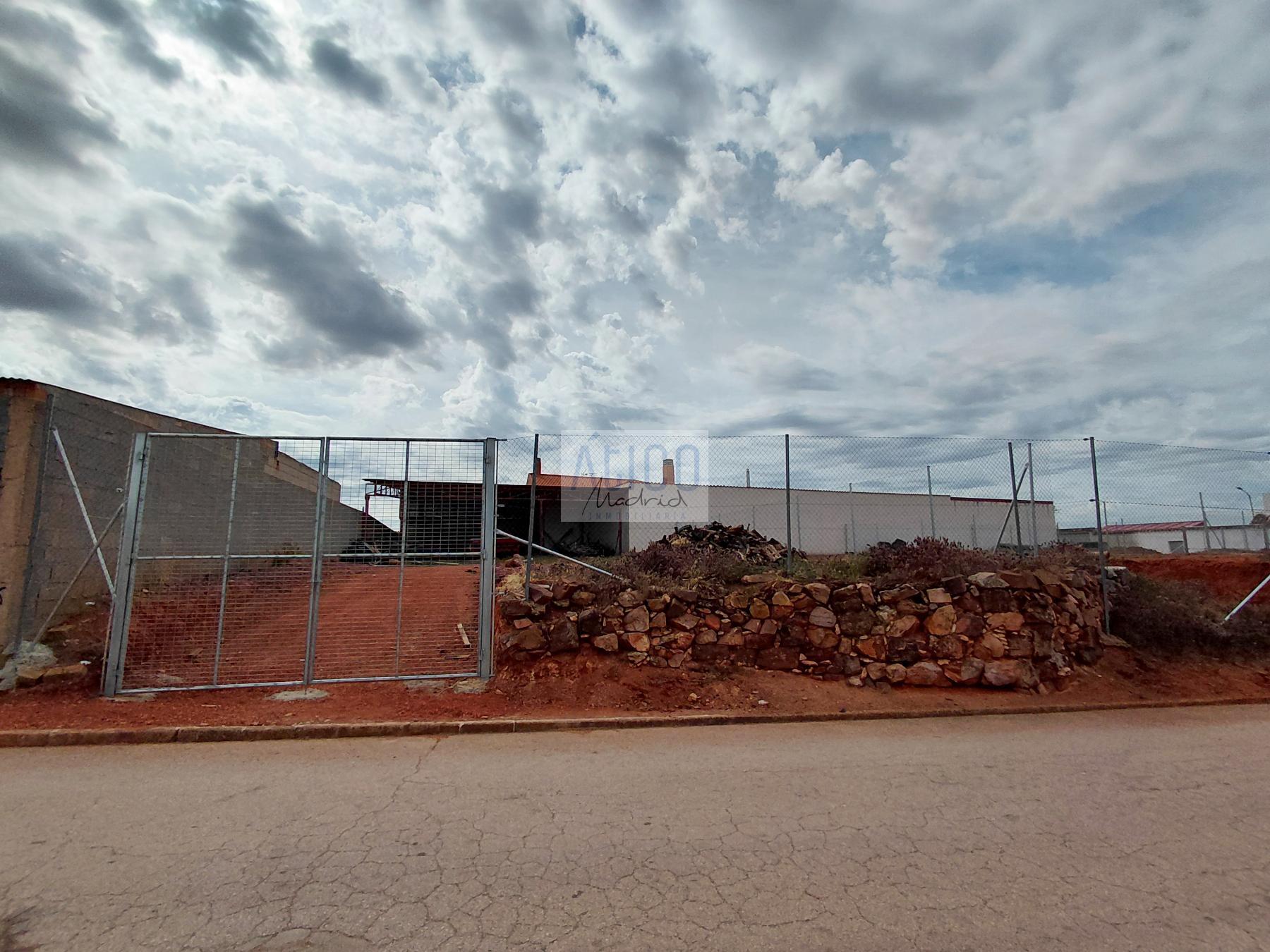 Venta de terreno en Alcubillas