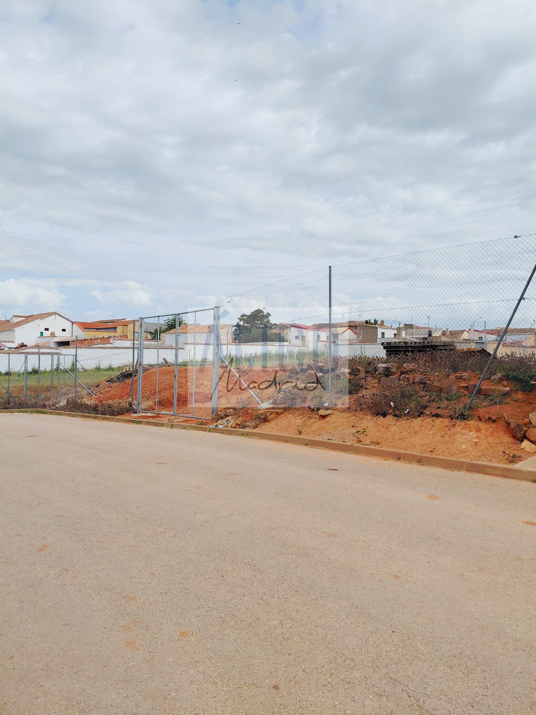 Venta de terreno en Alcubillas