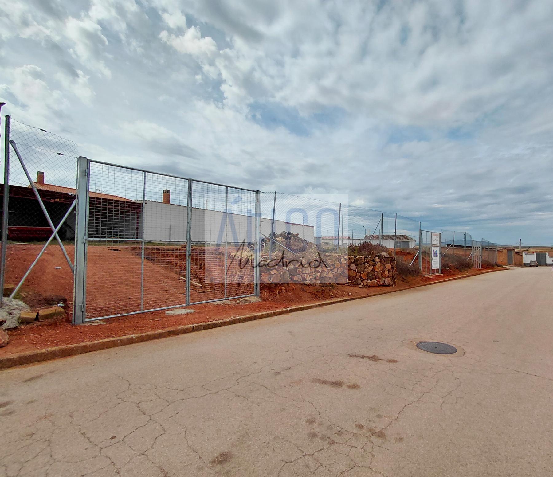 Venta de terreno en Alcubillas