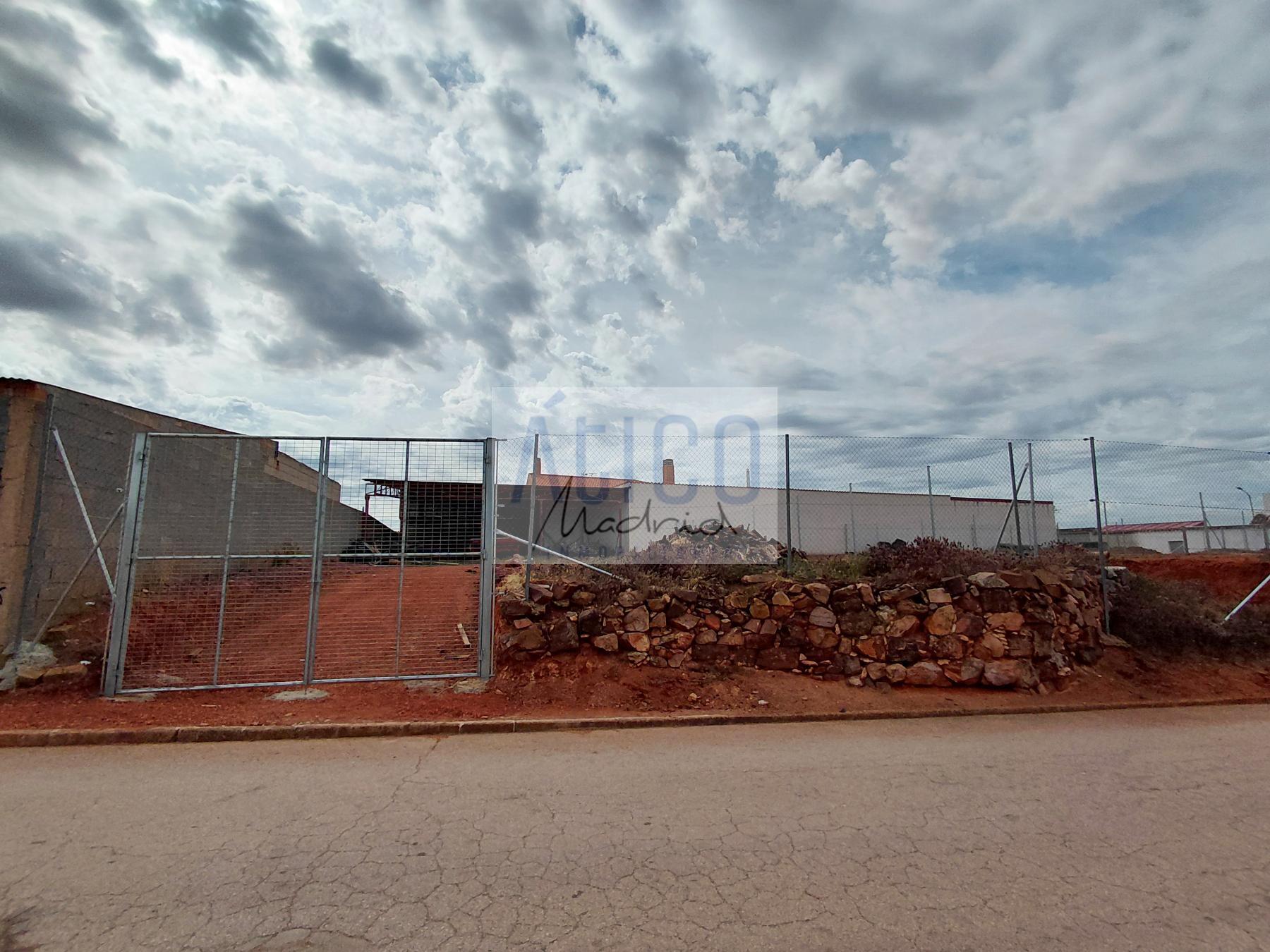 Venta de terreno en Alcubillas