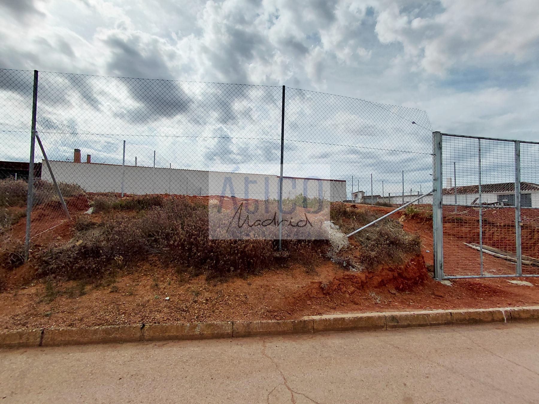 Venta de terreno en Alcubillas
