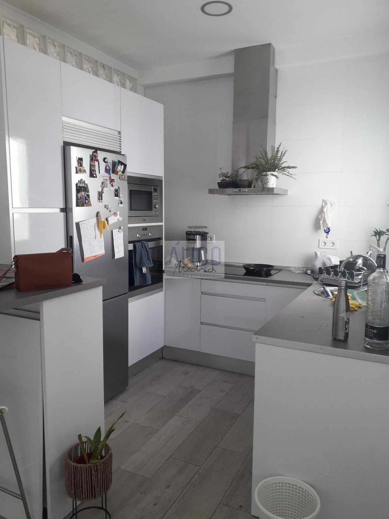 For sale of apartment in Madrid