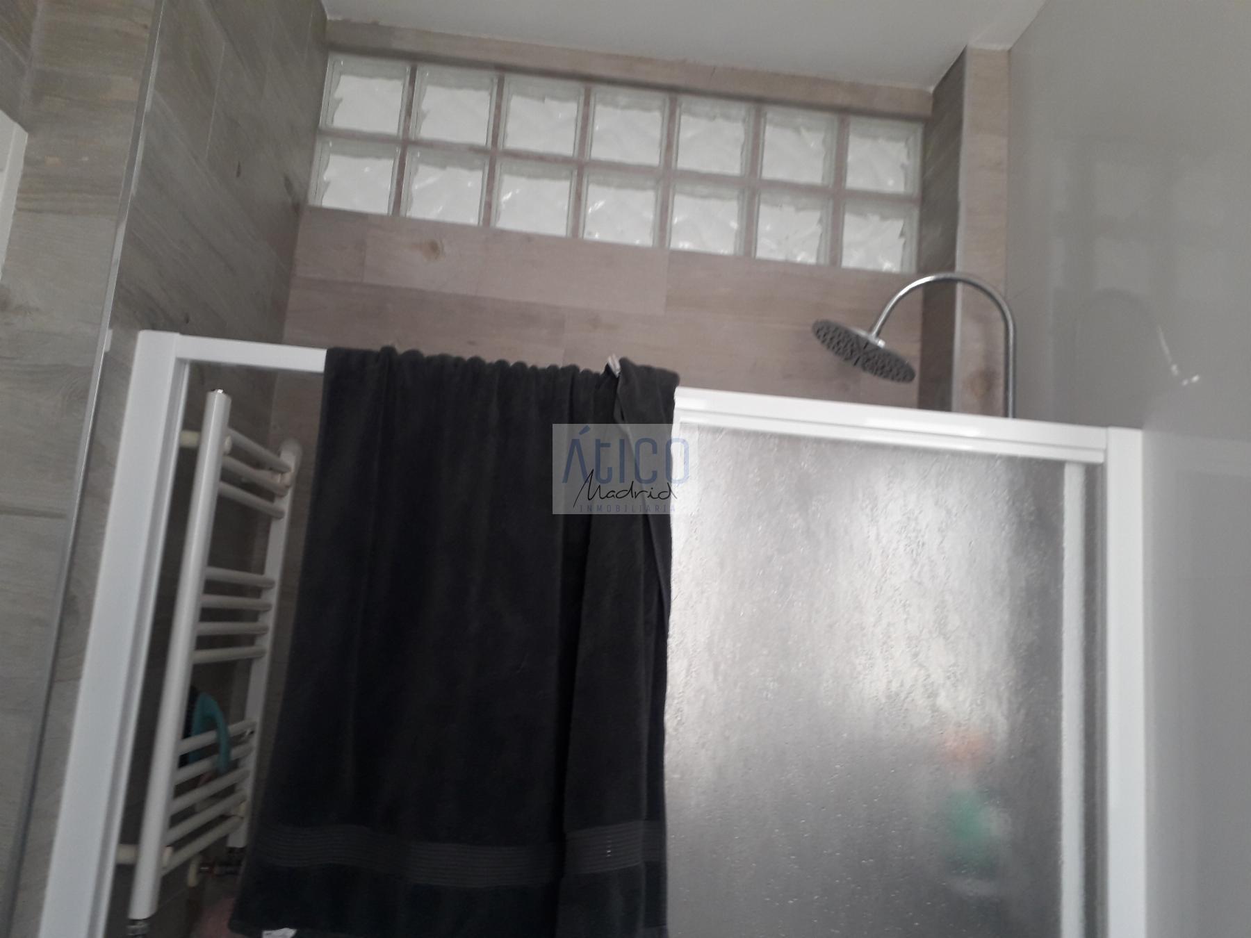 For sale of apartment in Madrid