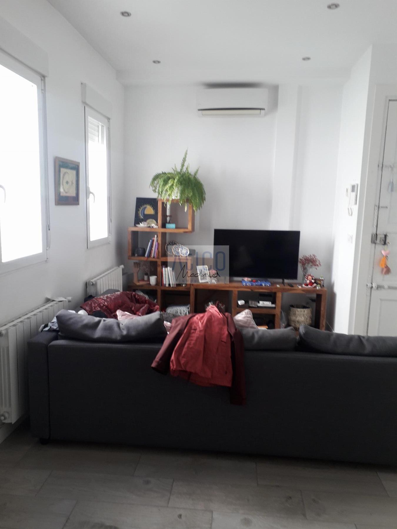 For sale of apartment in Madrid
