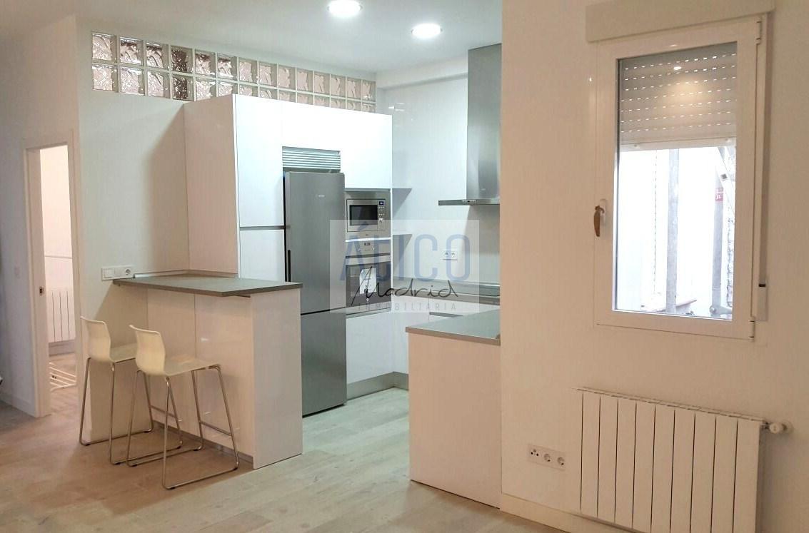 For sale of apartment in Madrid
