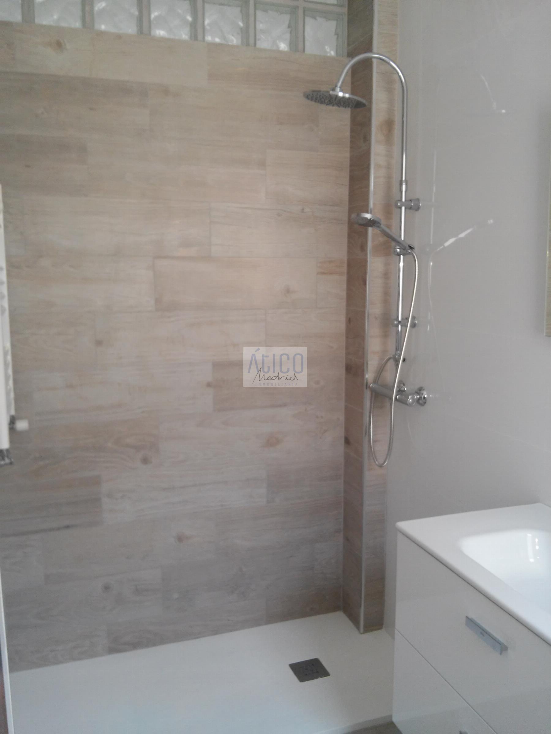 For sale of apartment in Madrid