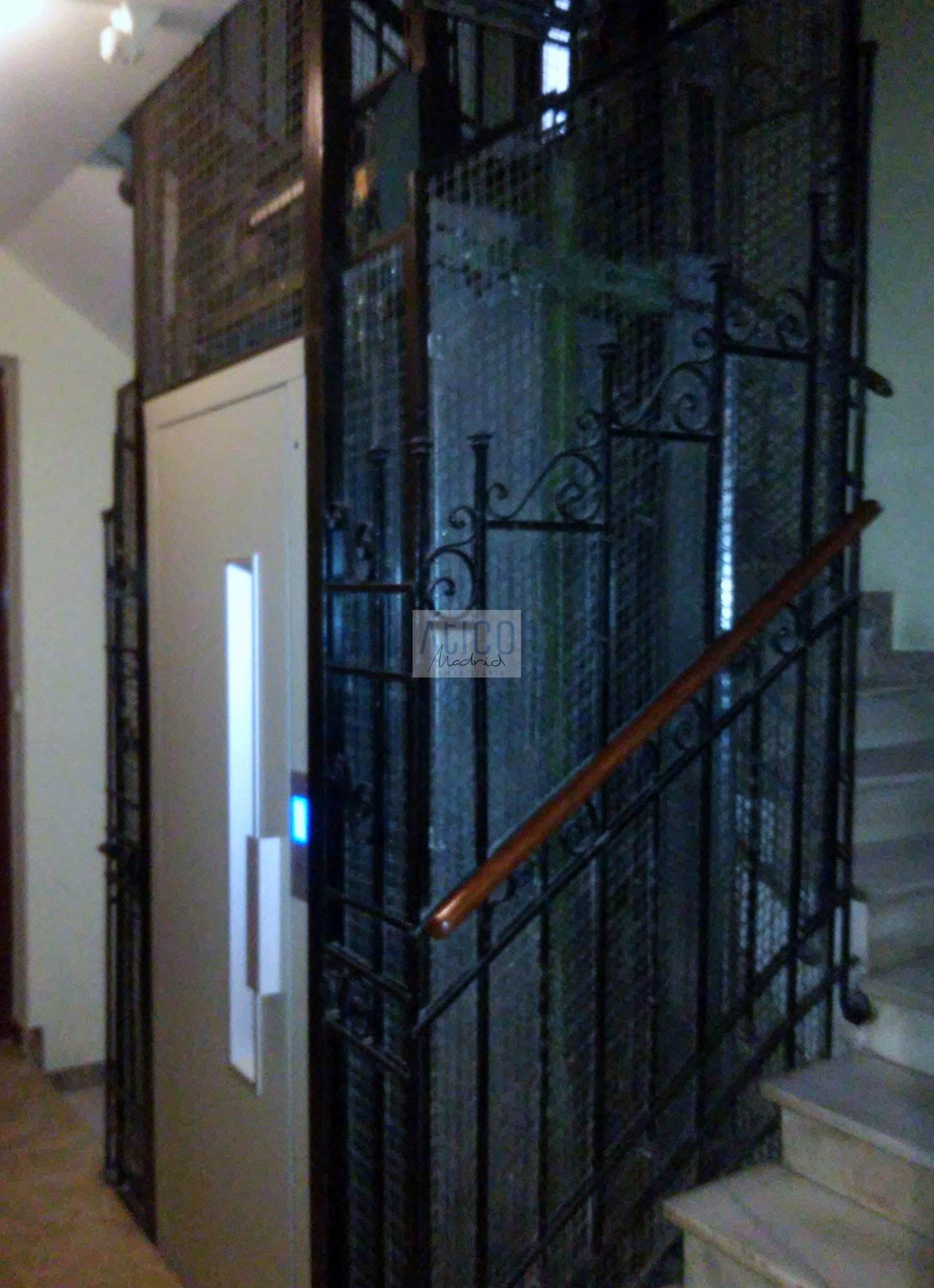 For sale of apartment in Madrid