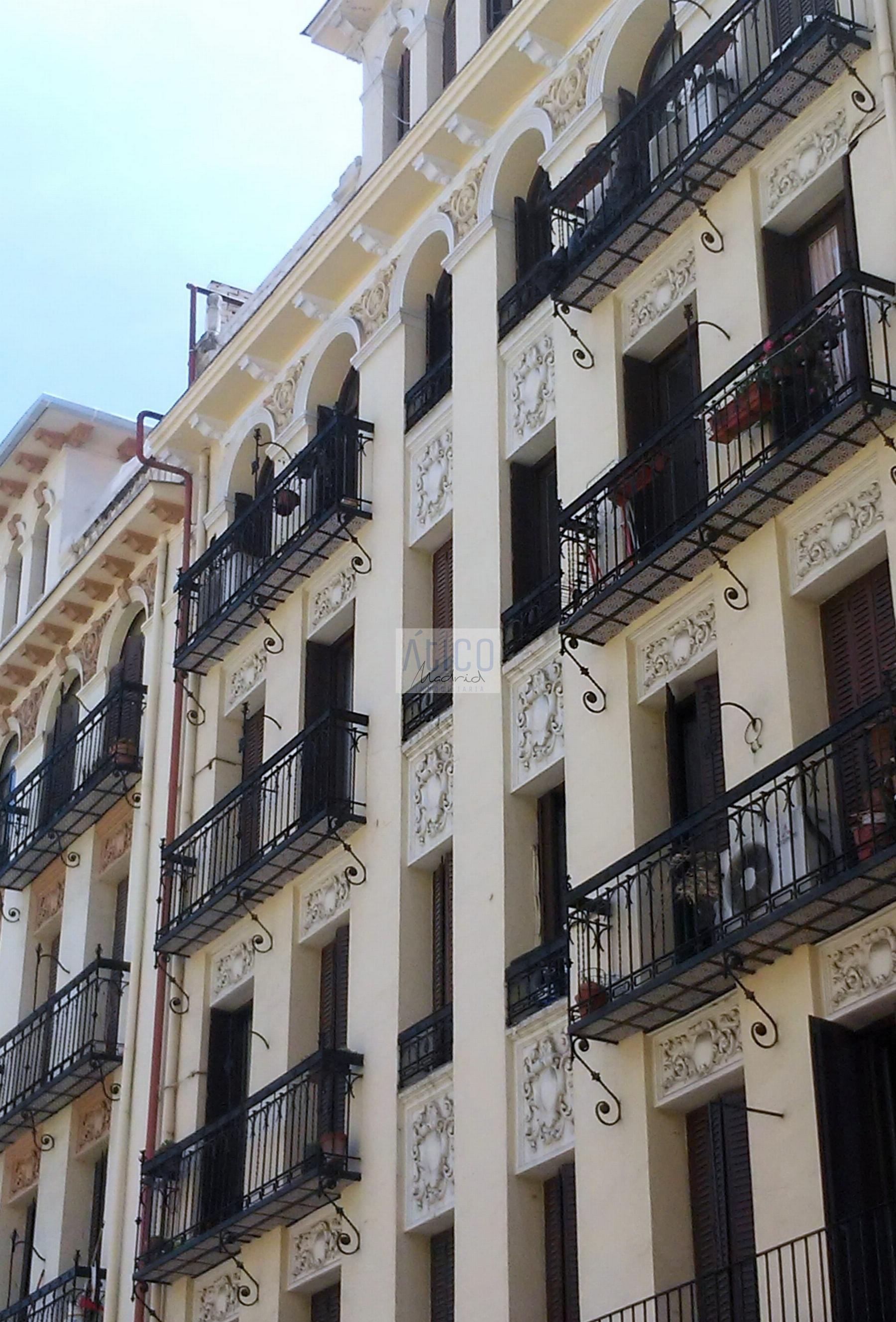 For sale of apartment in Madrid