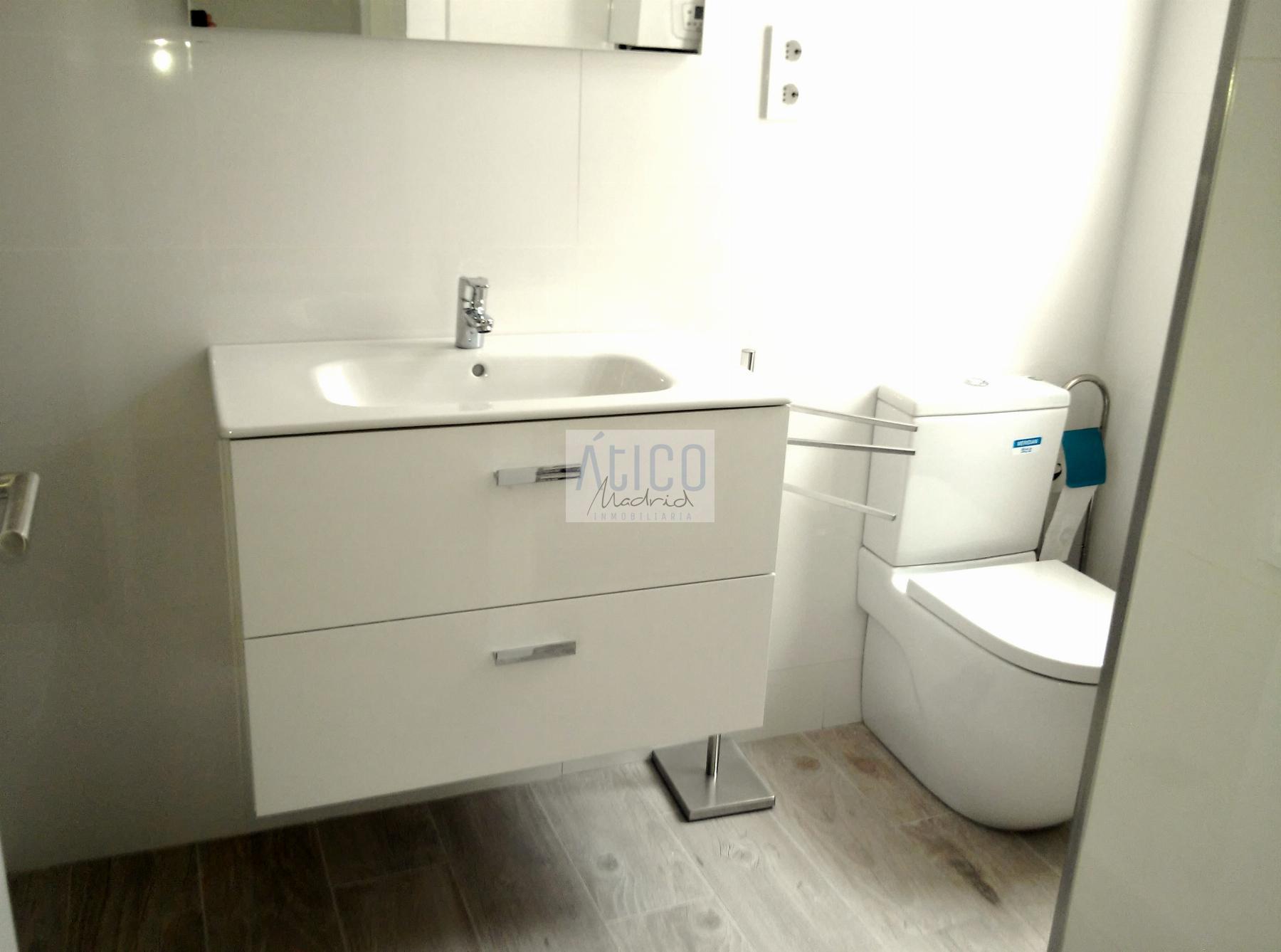 For sale of apartment in Madrid