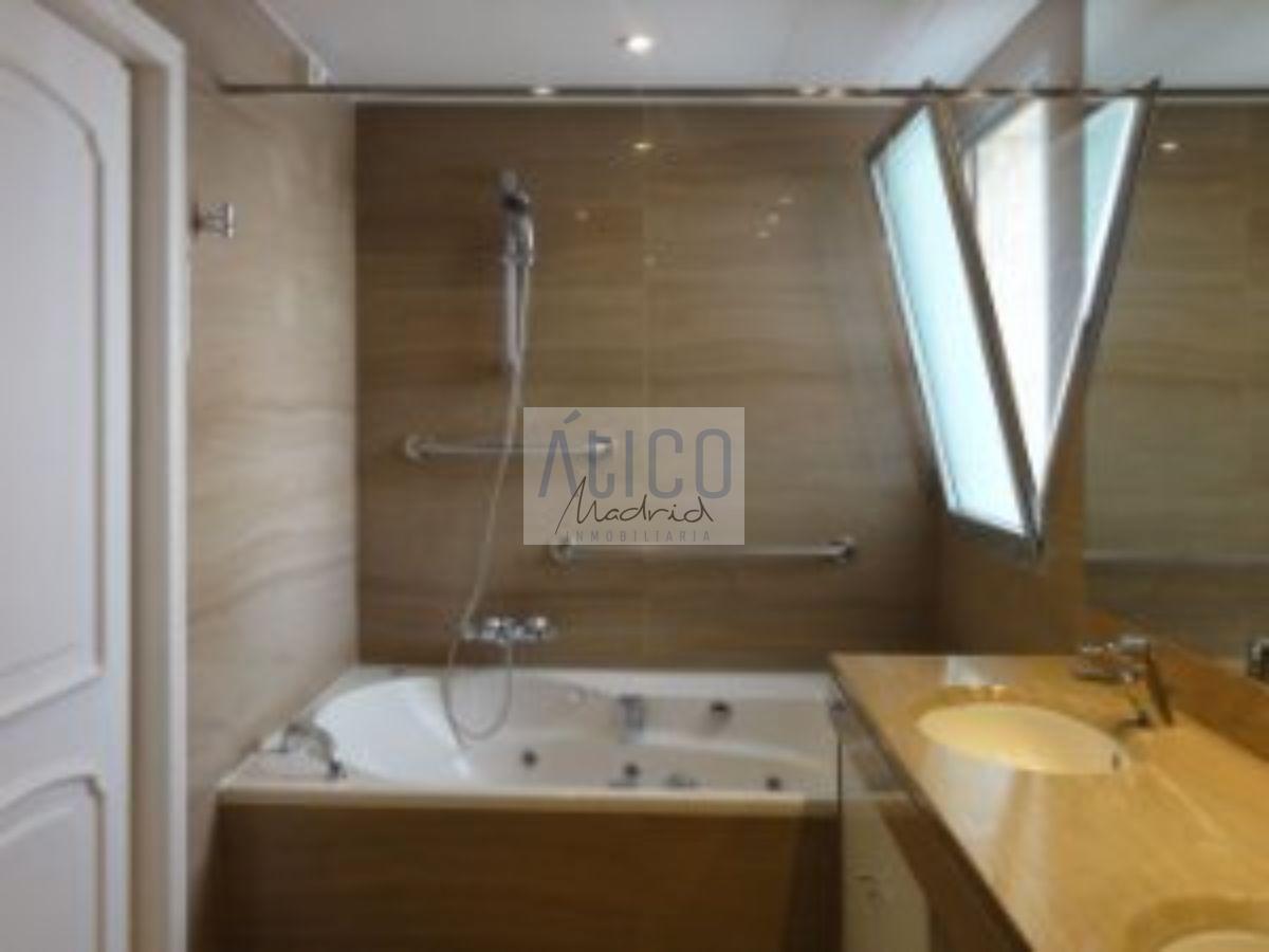 For rent of penthouse in Madrid