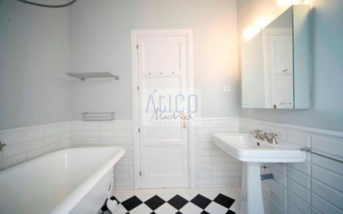 For rent of penthouse in Madrid