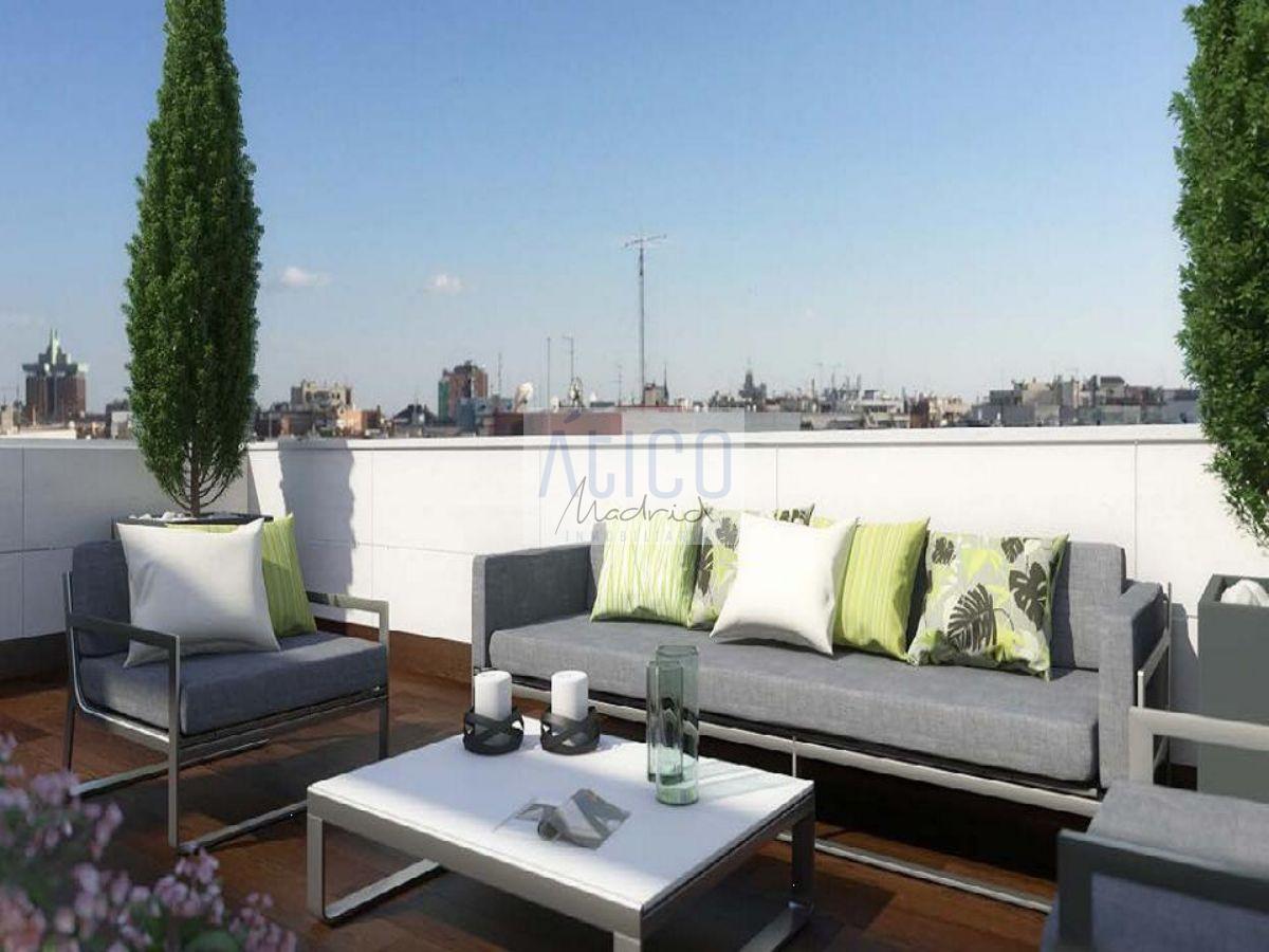 For sale of penthouse in Madrid