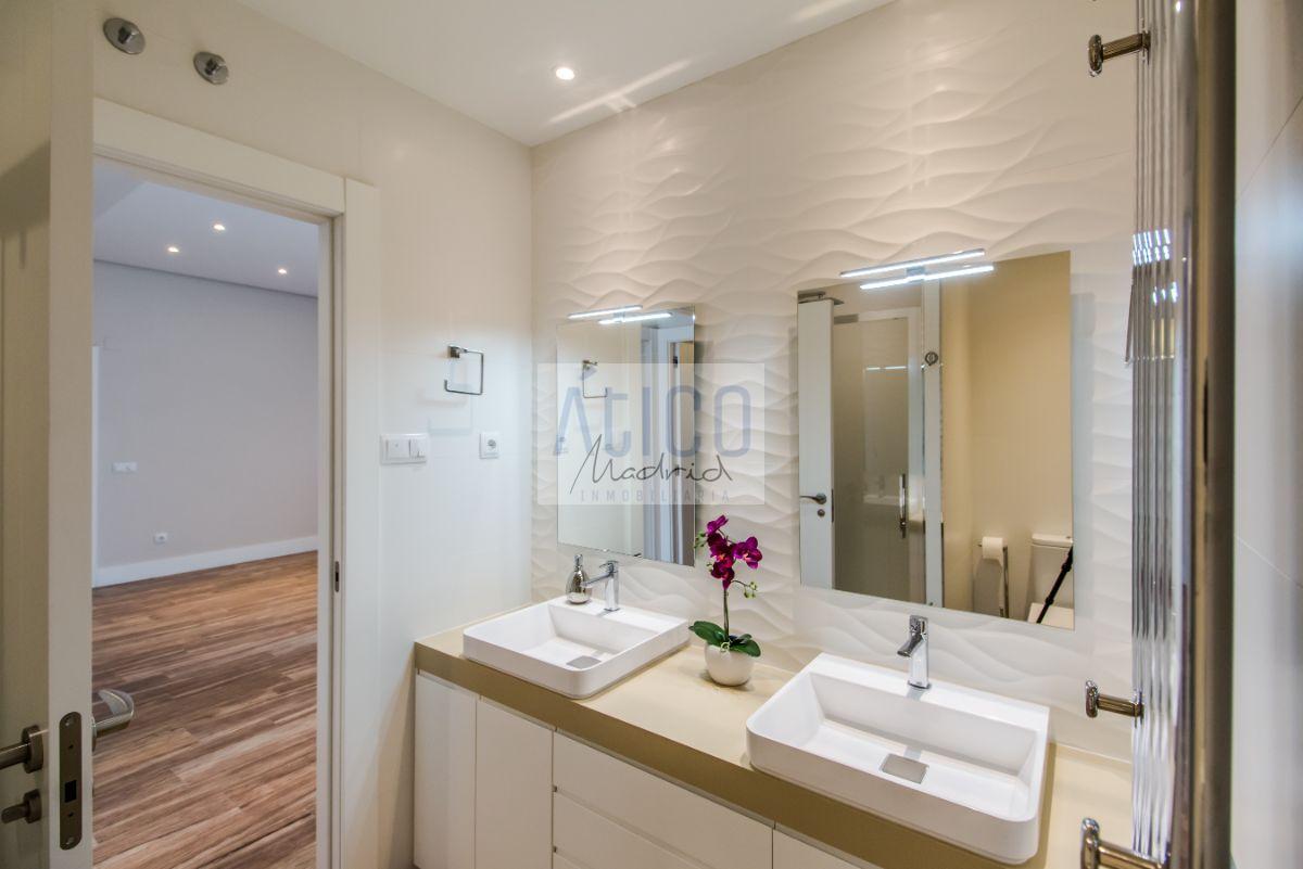 For rent of penthouse in Madrid
