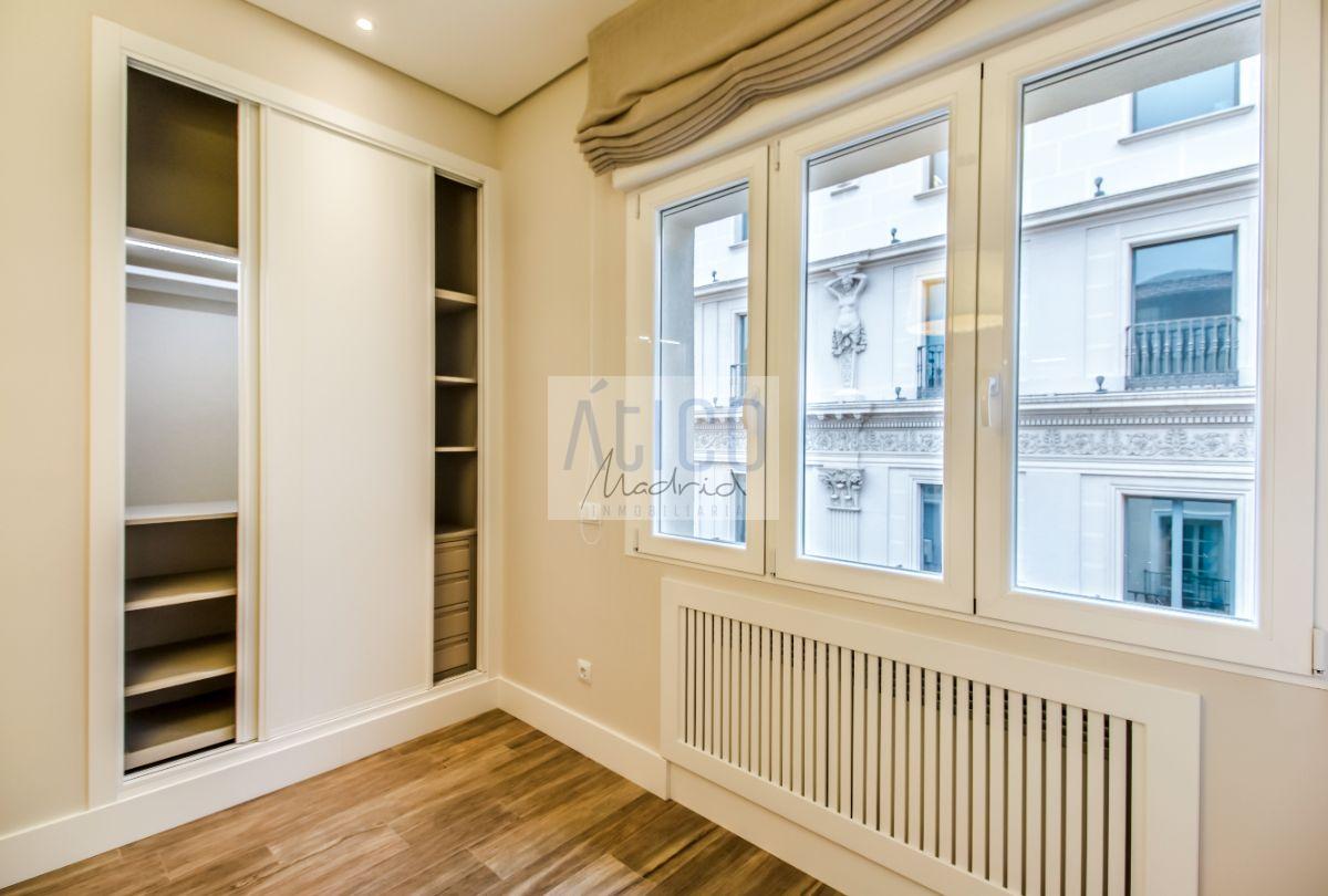 For rent of penthouse in Madrid