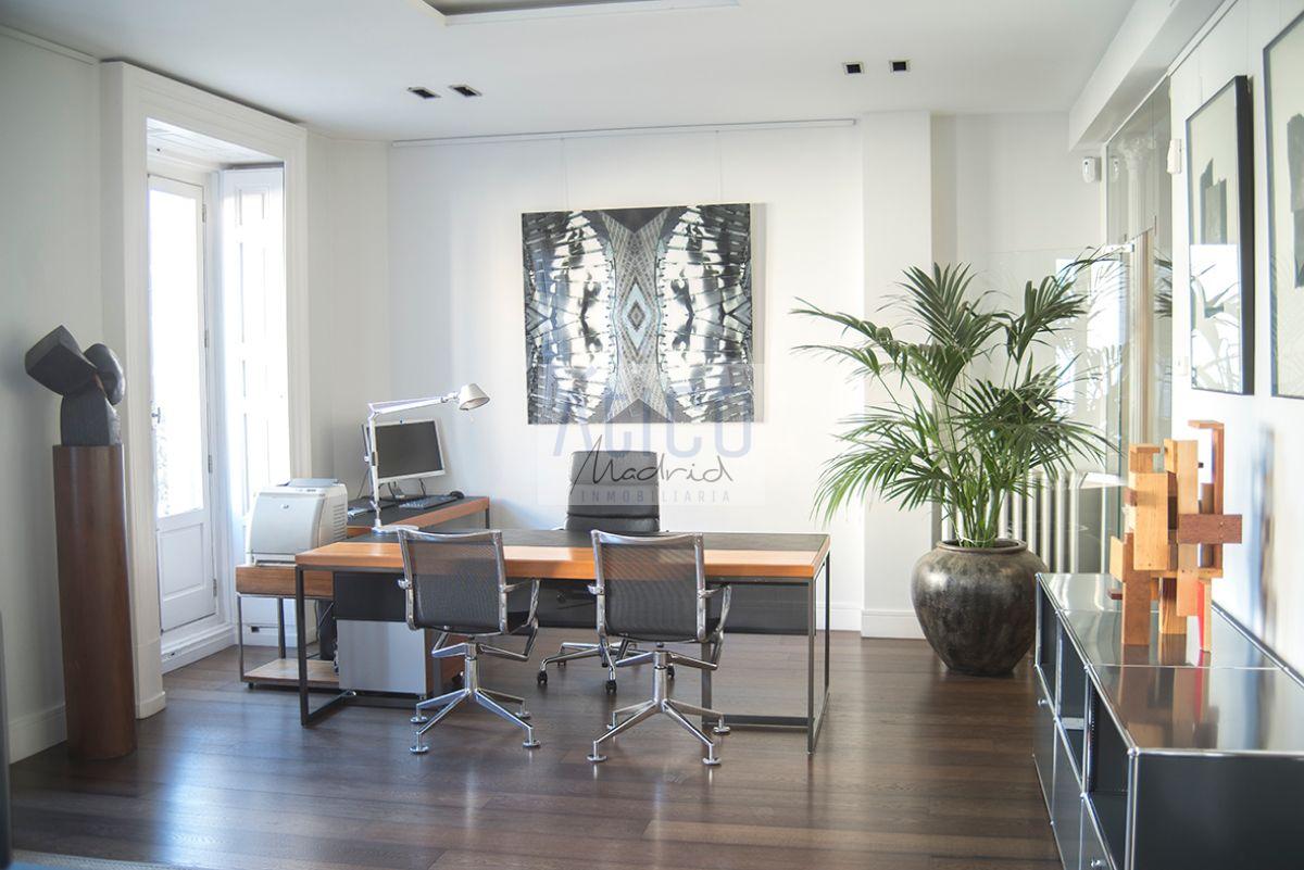 For sale of flat in Madrid