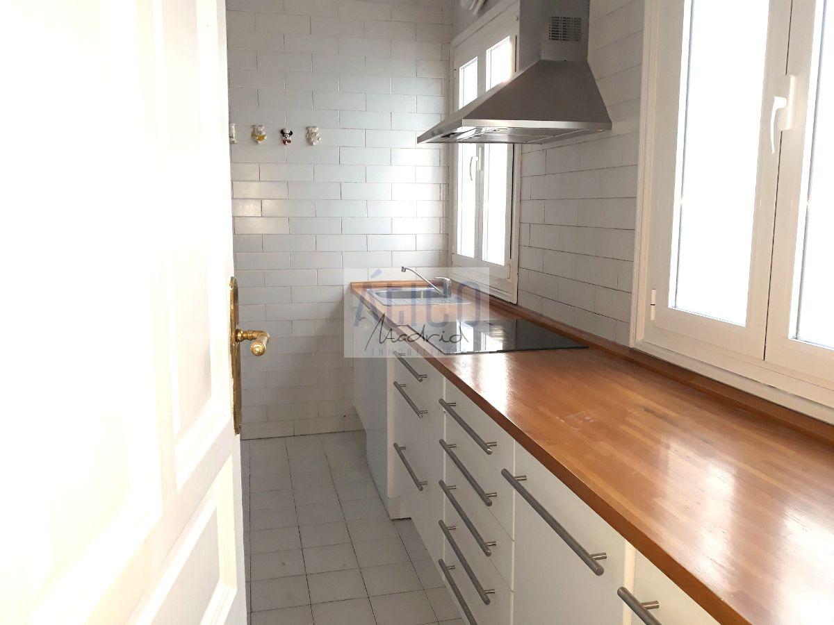 For rent of penthouse in Madrid