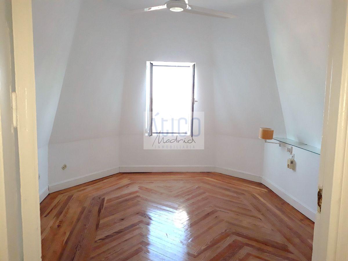 For rent of penthouse in Madrid