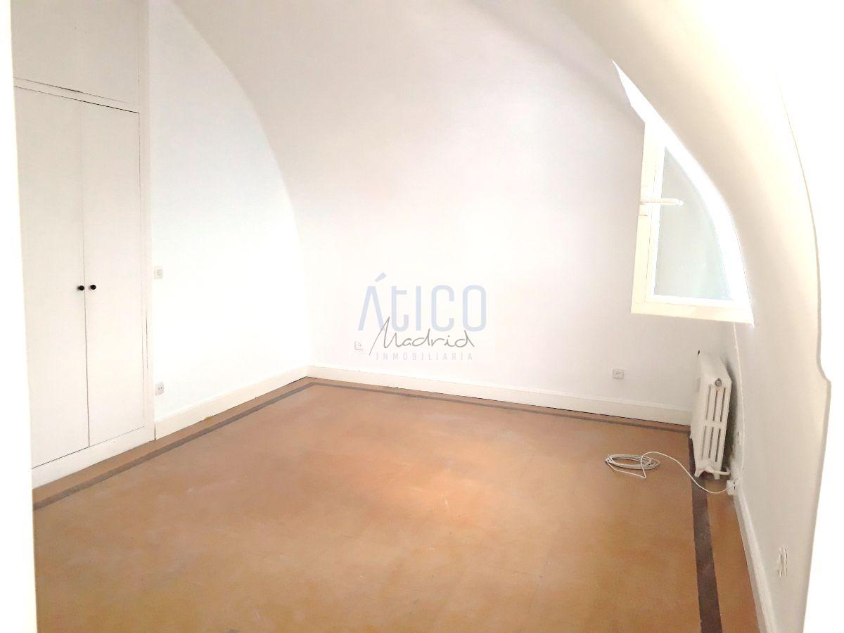 For rent of penthouse in Madrid