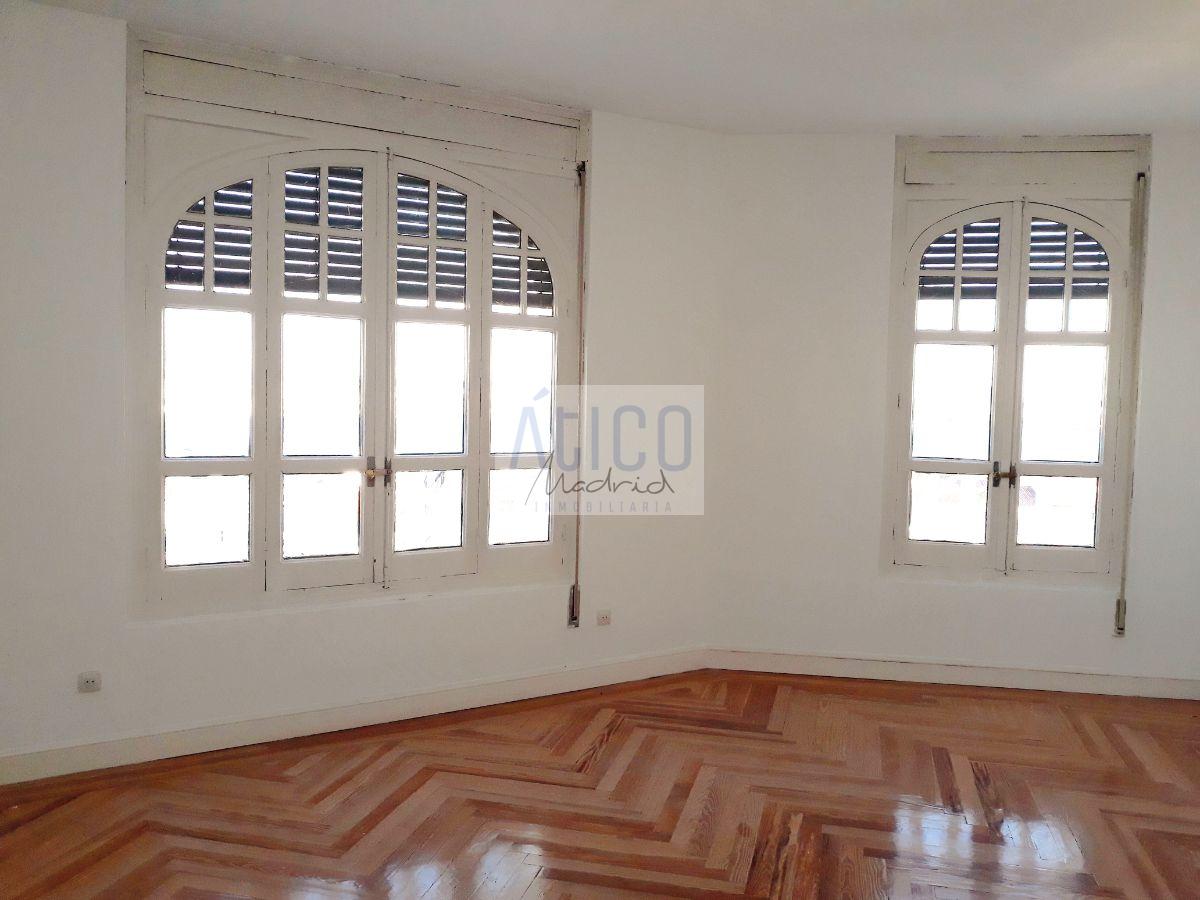 For rent of penthouse in Madrid