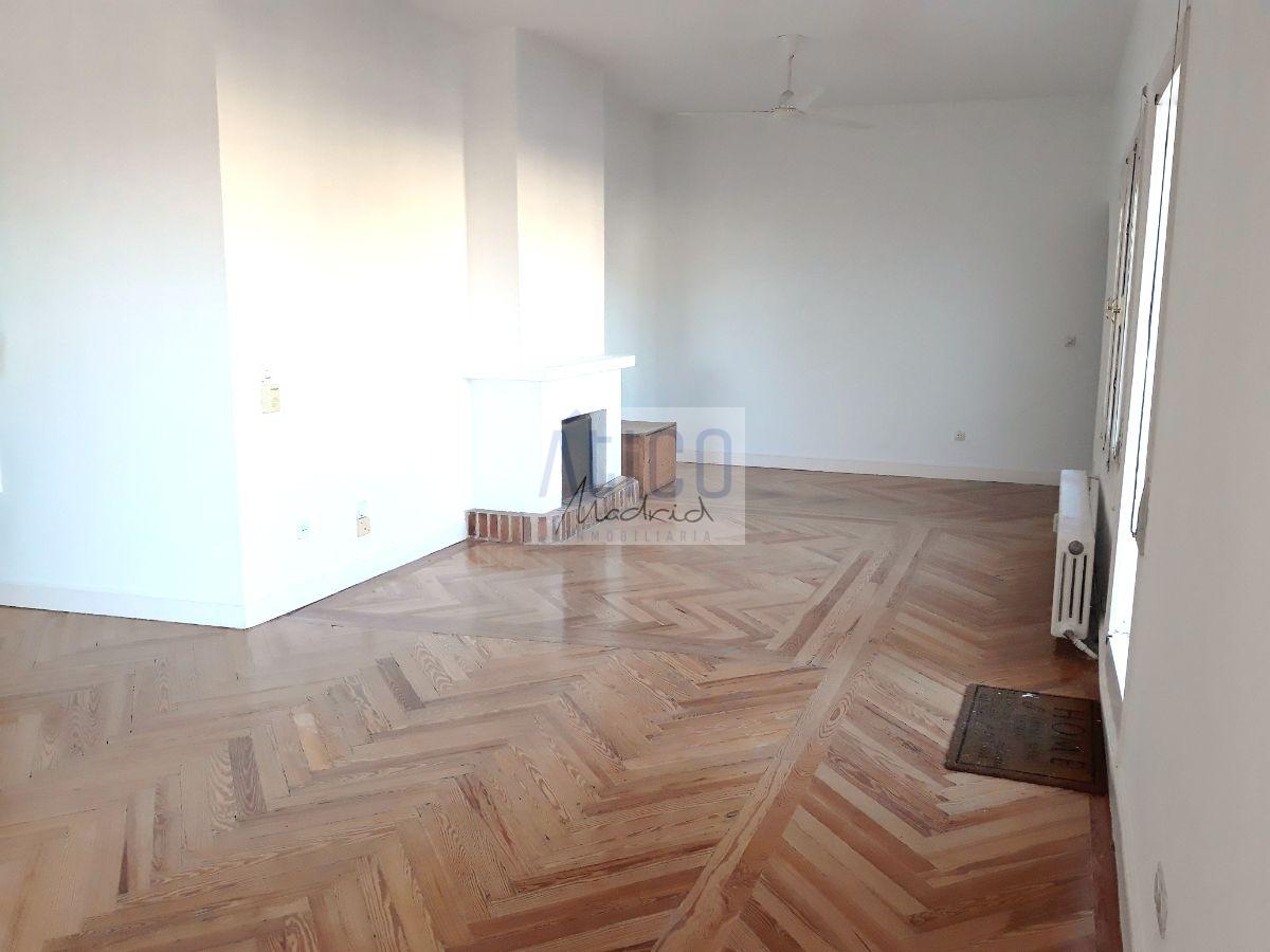 For rent of penthouse in Madrid