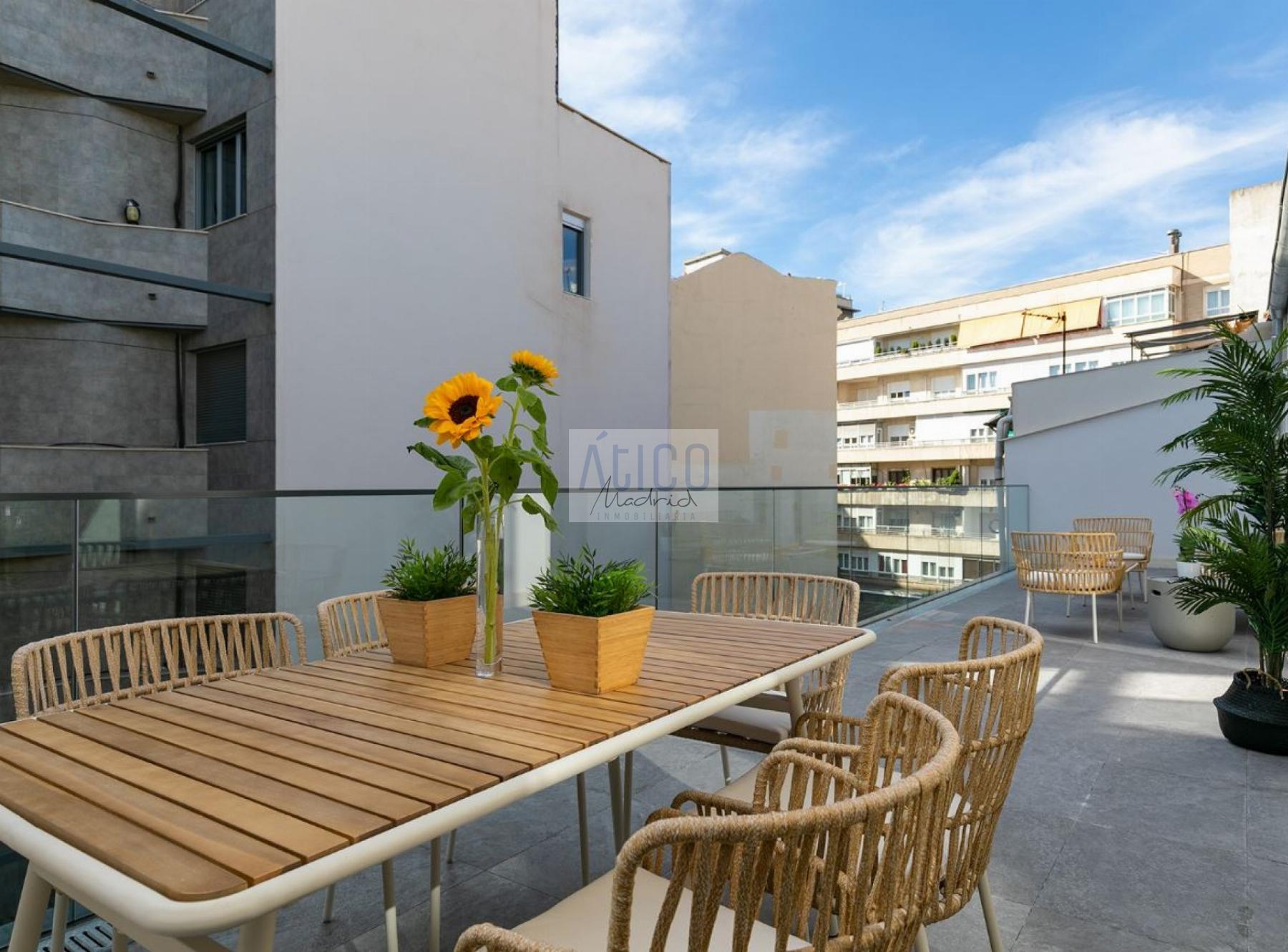 For sale of penthouse in Madrid