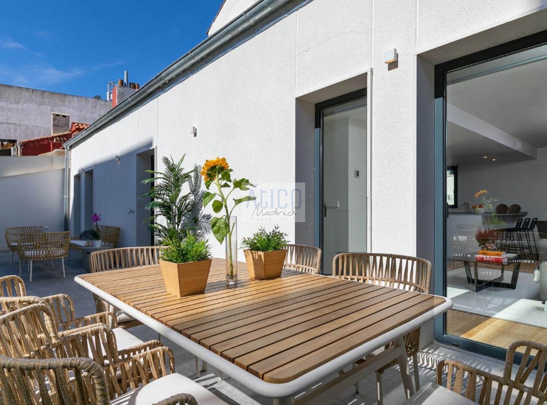 For sale of penthouse in Madrid
