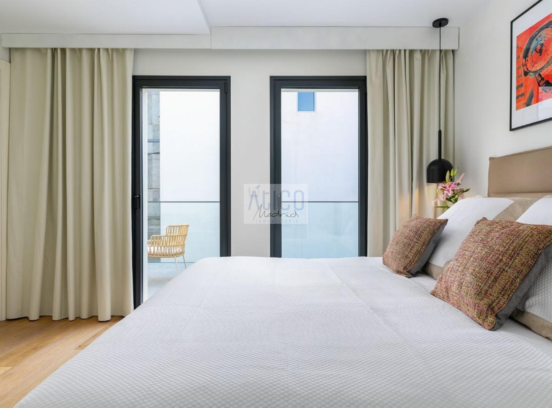 For sale of penthouse in Madrid