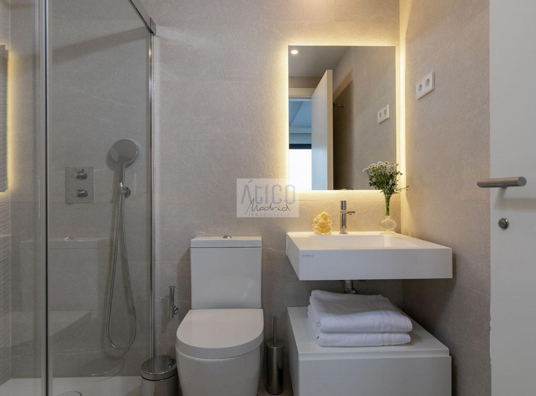 For sale of penthouse in Madrid