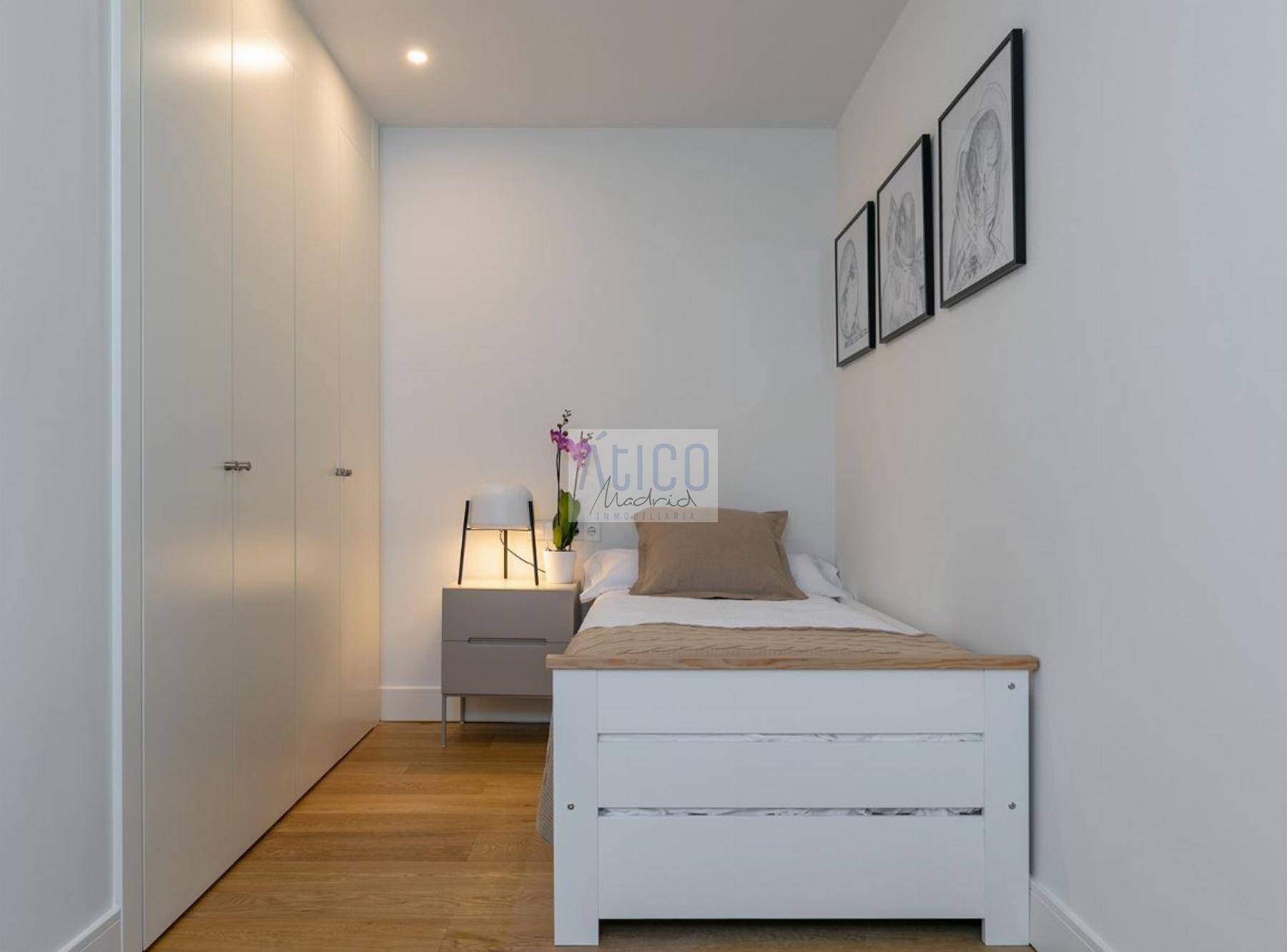 For sale of penthouse in Madrid