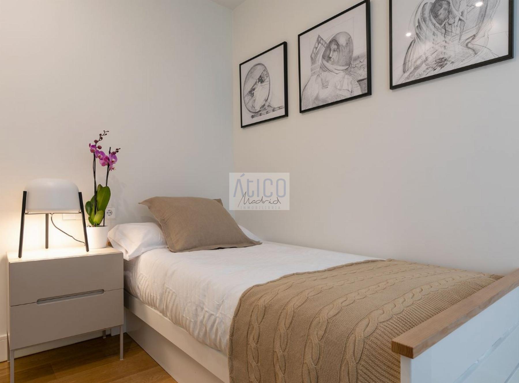 For sale of penthouse in Madrid