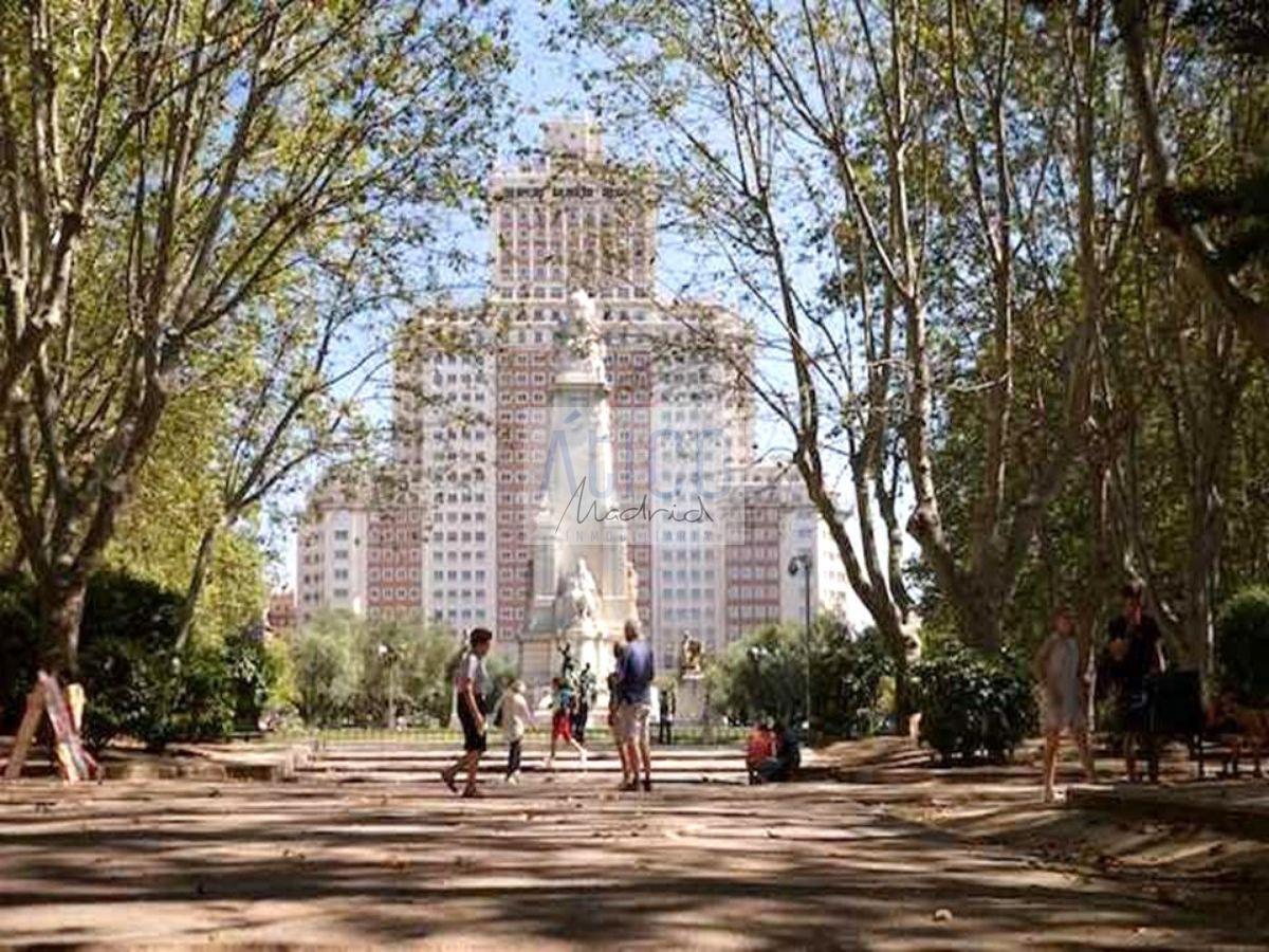 For sale of flat in Madrid
