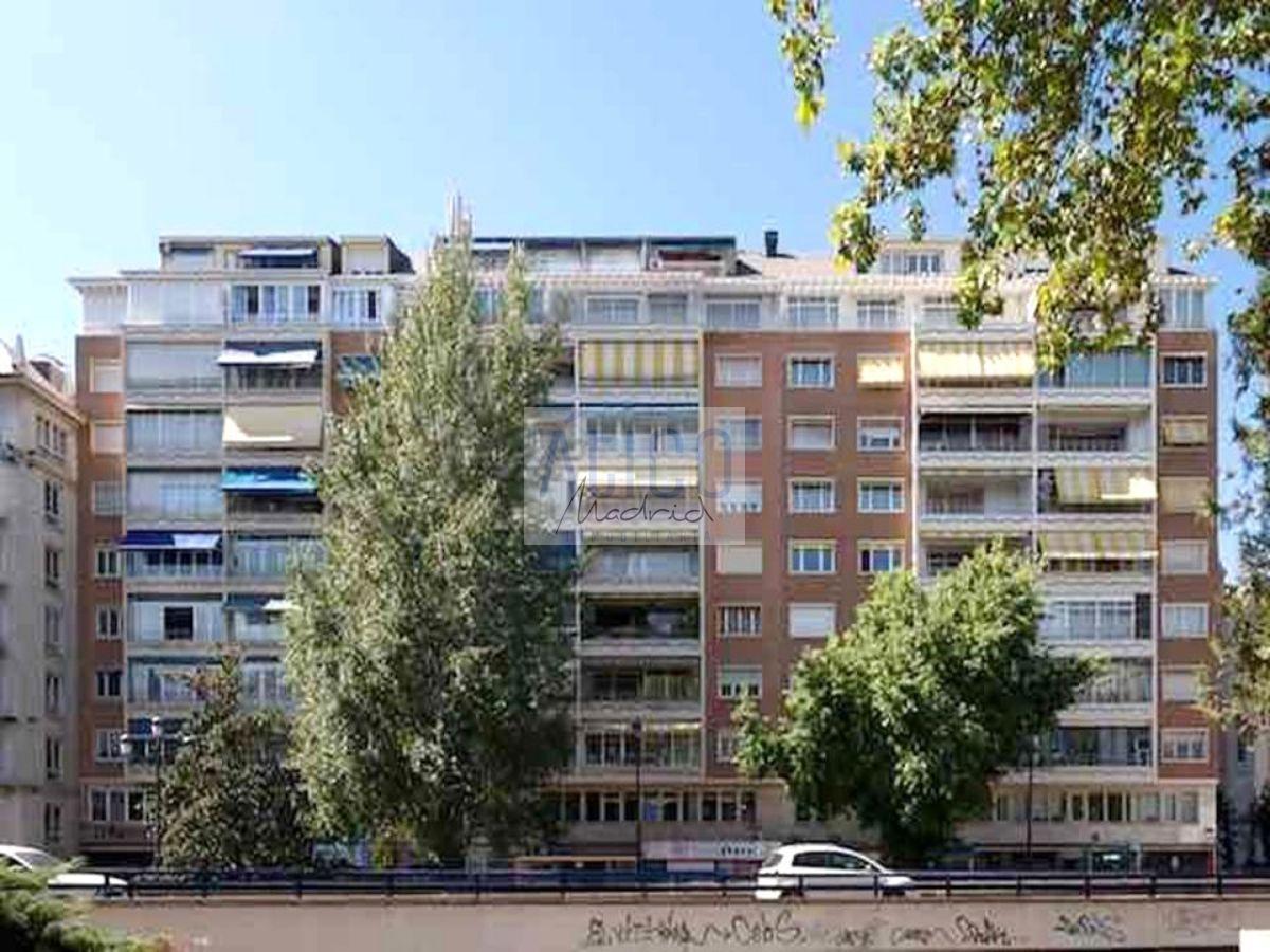 For sale of flat in Madrid