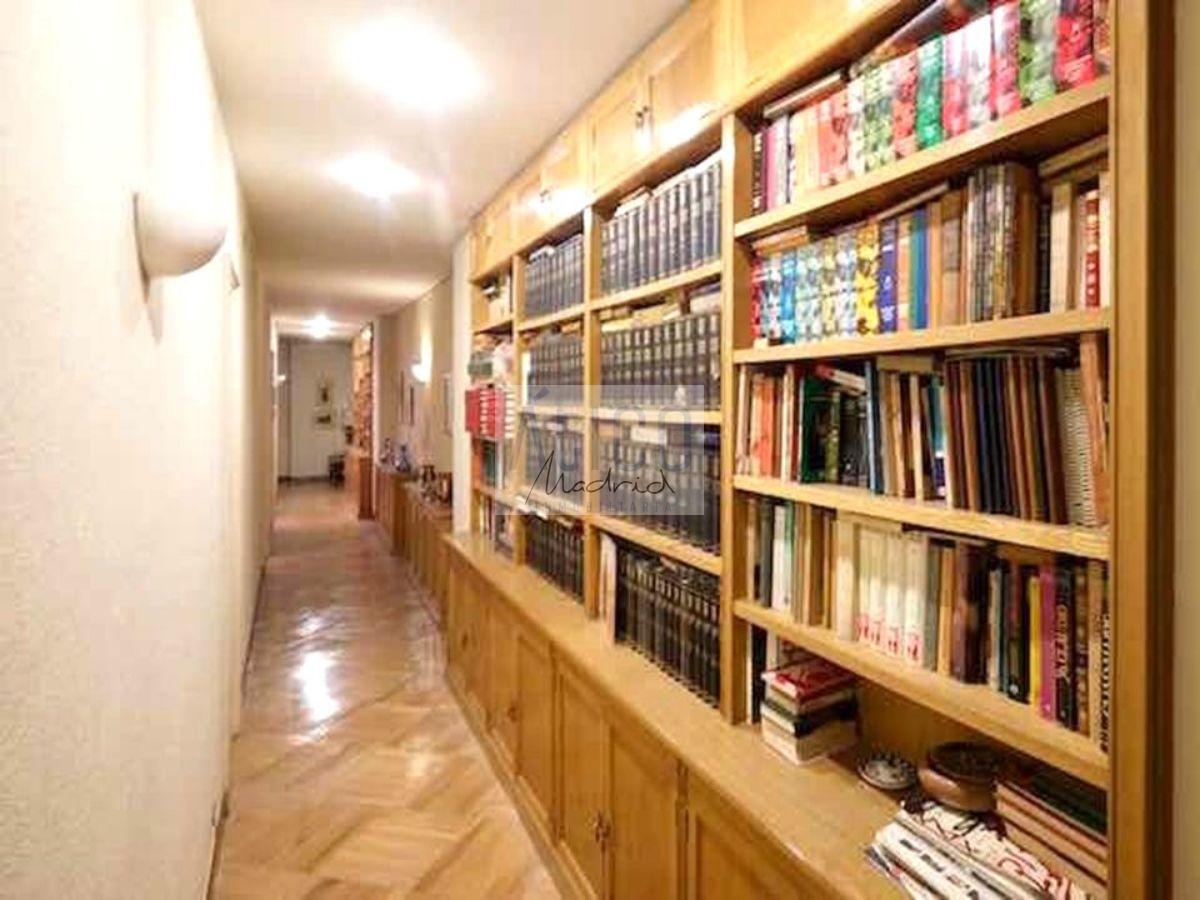 For sale of flat in Madrid