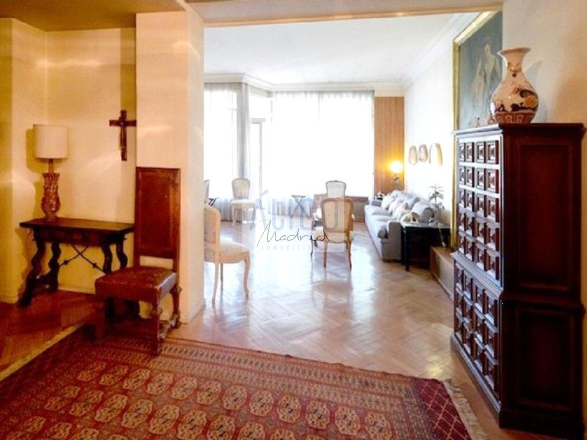 For sale of flat in Madrid