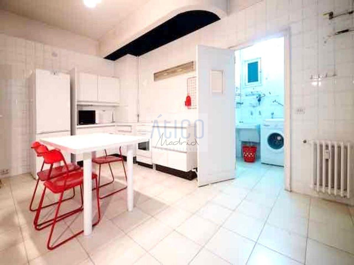For sale of flat in Madrid