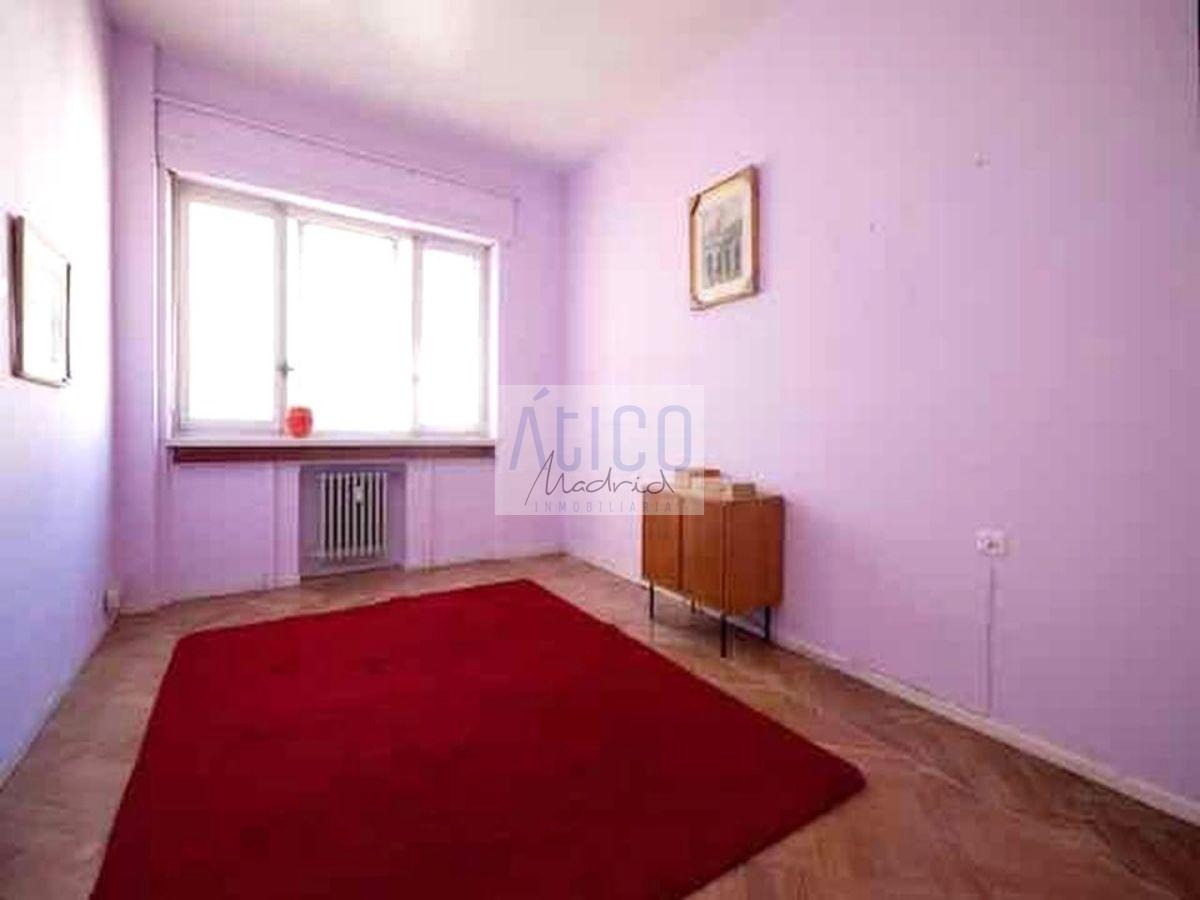 For sale of flat in Madrid